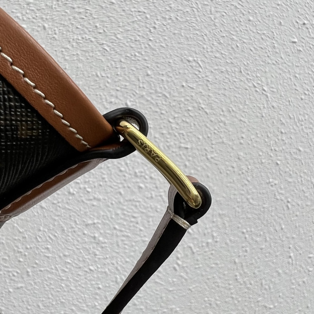 [TOP] CELINE Cuir Triomphe Monogram Bag 26×22×13