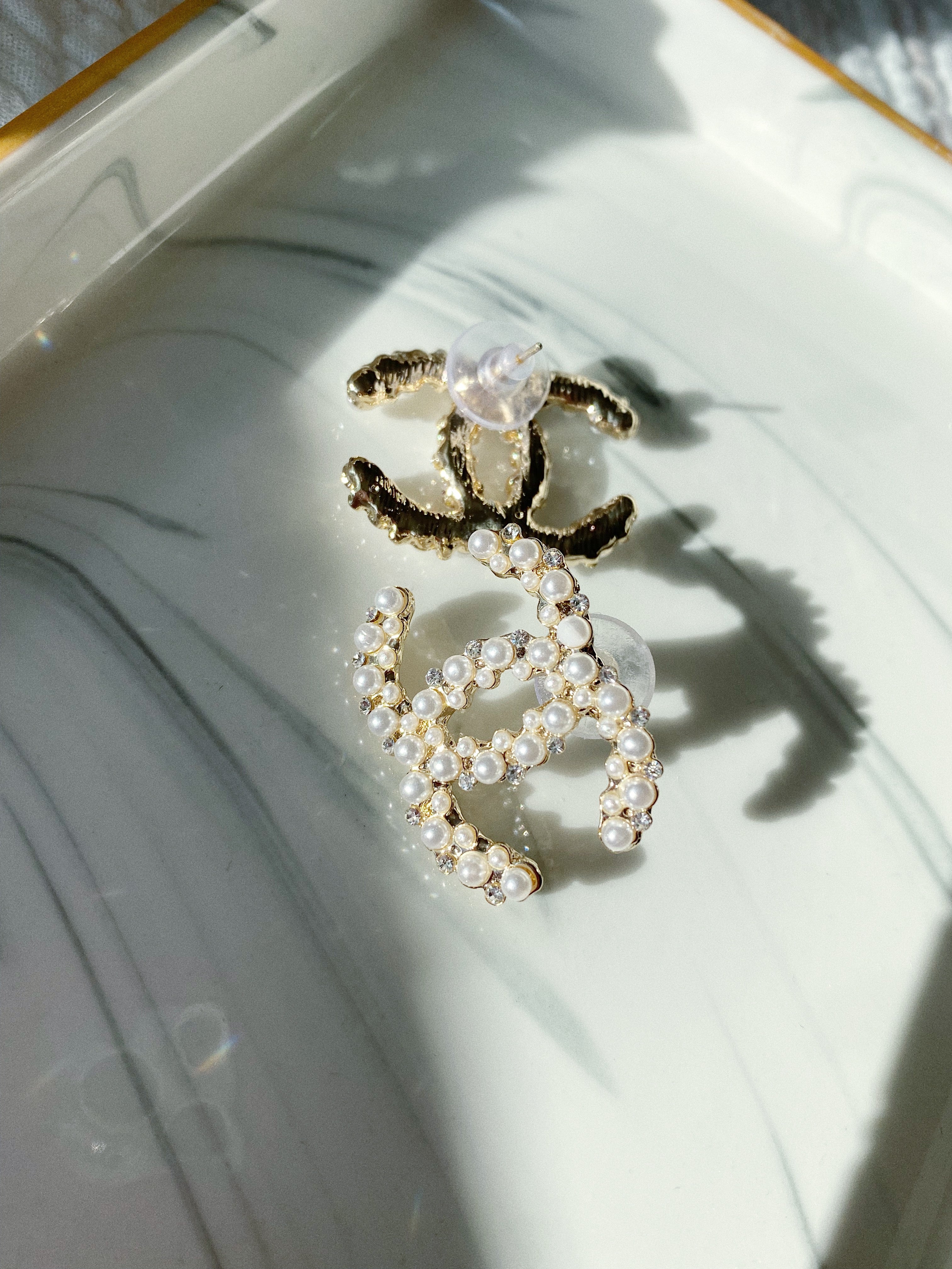 [TOP] CHANEL Stud Big Logo Earrings