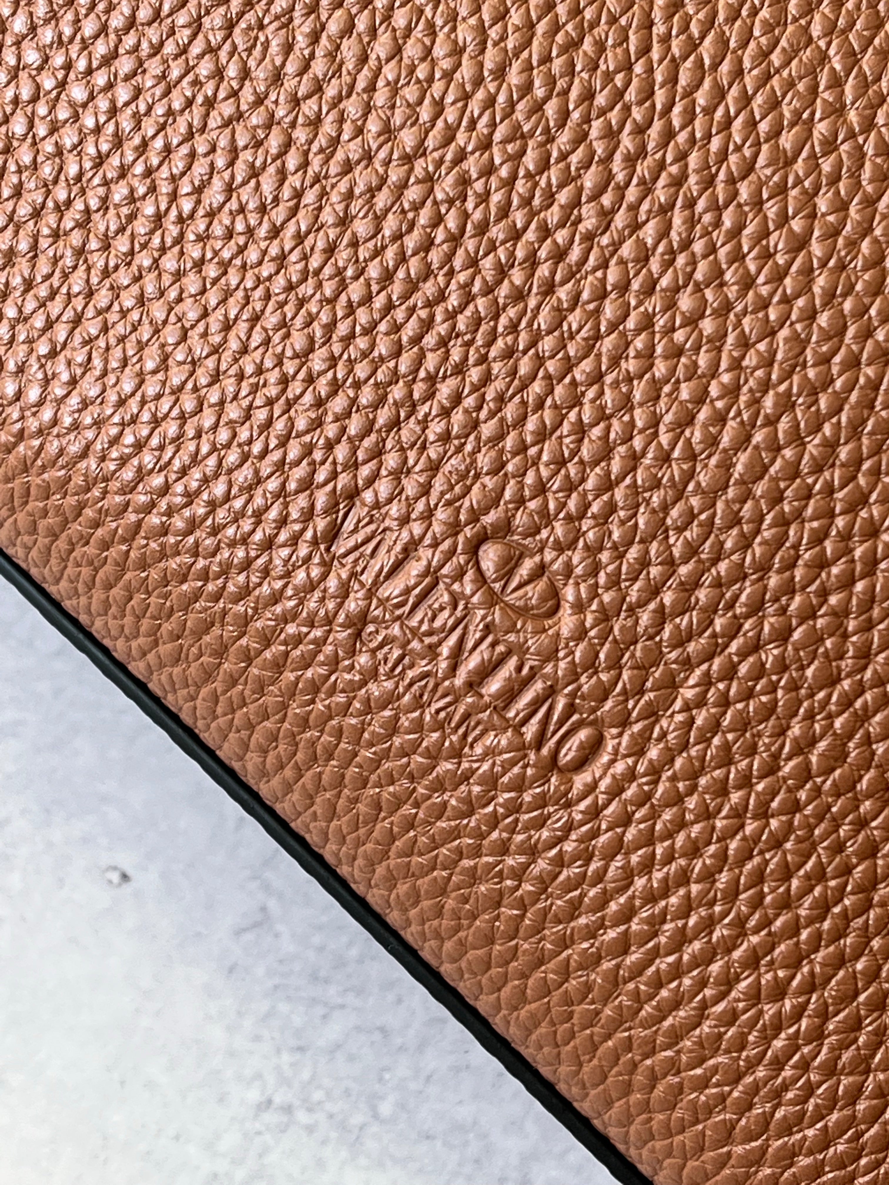 [TOP] VALENTINO  Rockstud Large Leather Tote - Brown