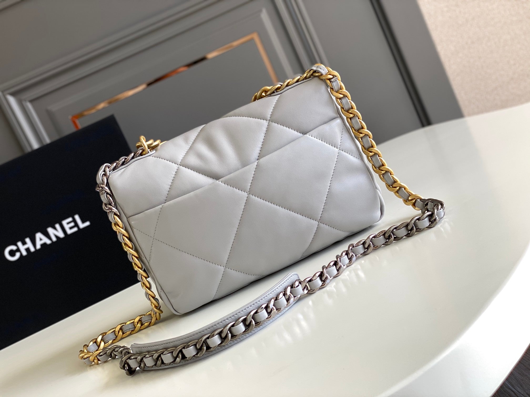 [TOP] CHANEL 19 Bag Small 26cm - Light Grey