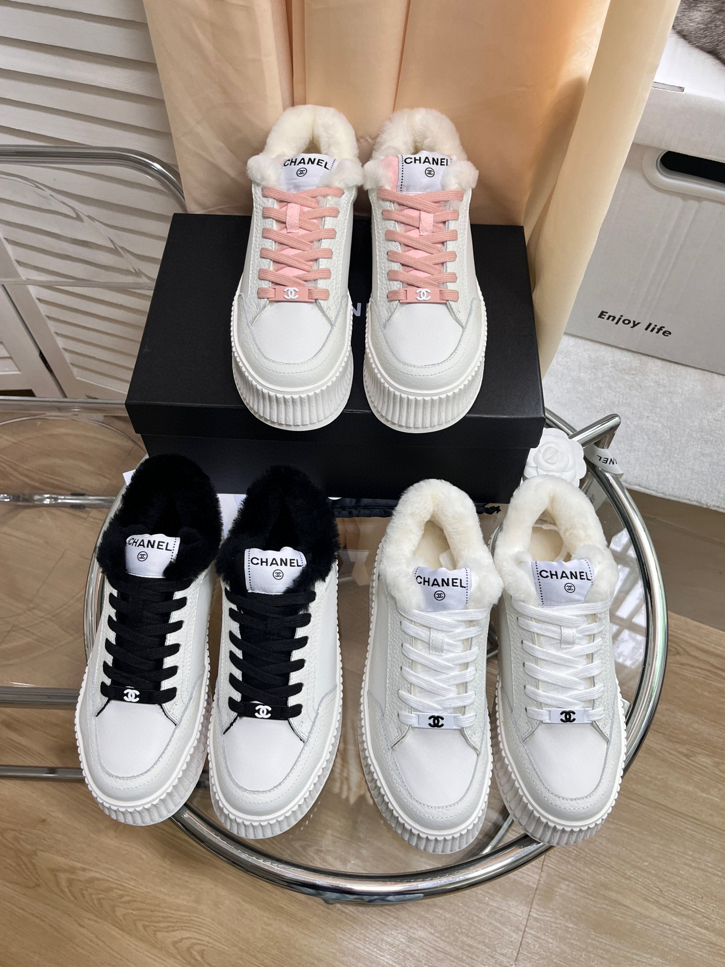 [TOP] CHANEL Two Tone Sneaker with Fur Trim - Black/White/Pink