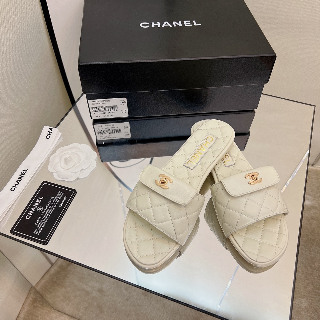 [TOP] CHANEL Sheepskin Lozenge Slippers - 4 Color