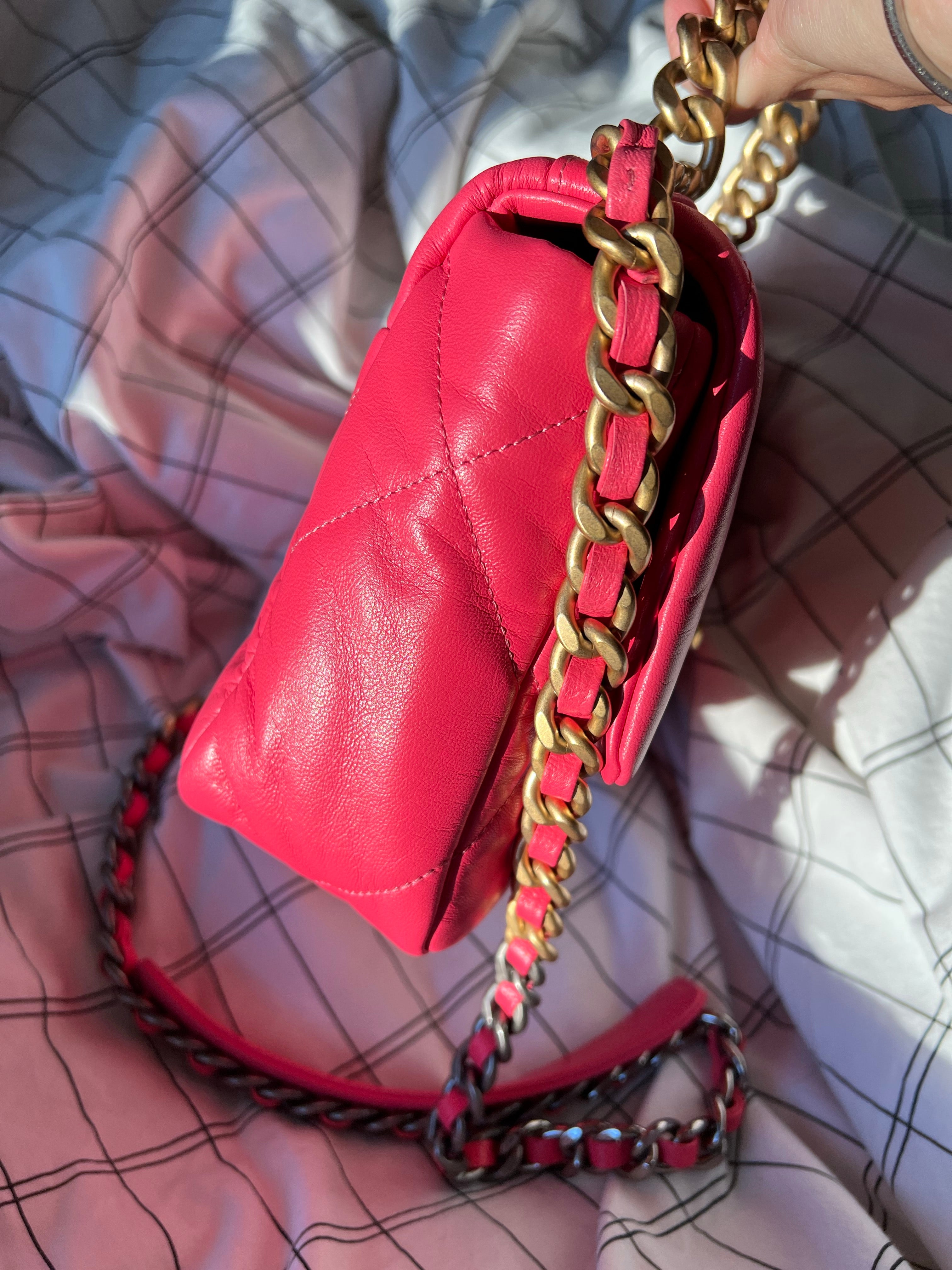 [TOP] CHANEL19 Bag Small 26cm - Hot Pink