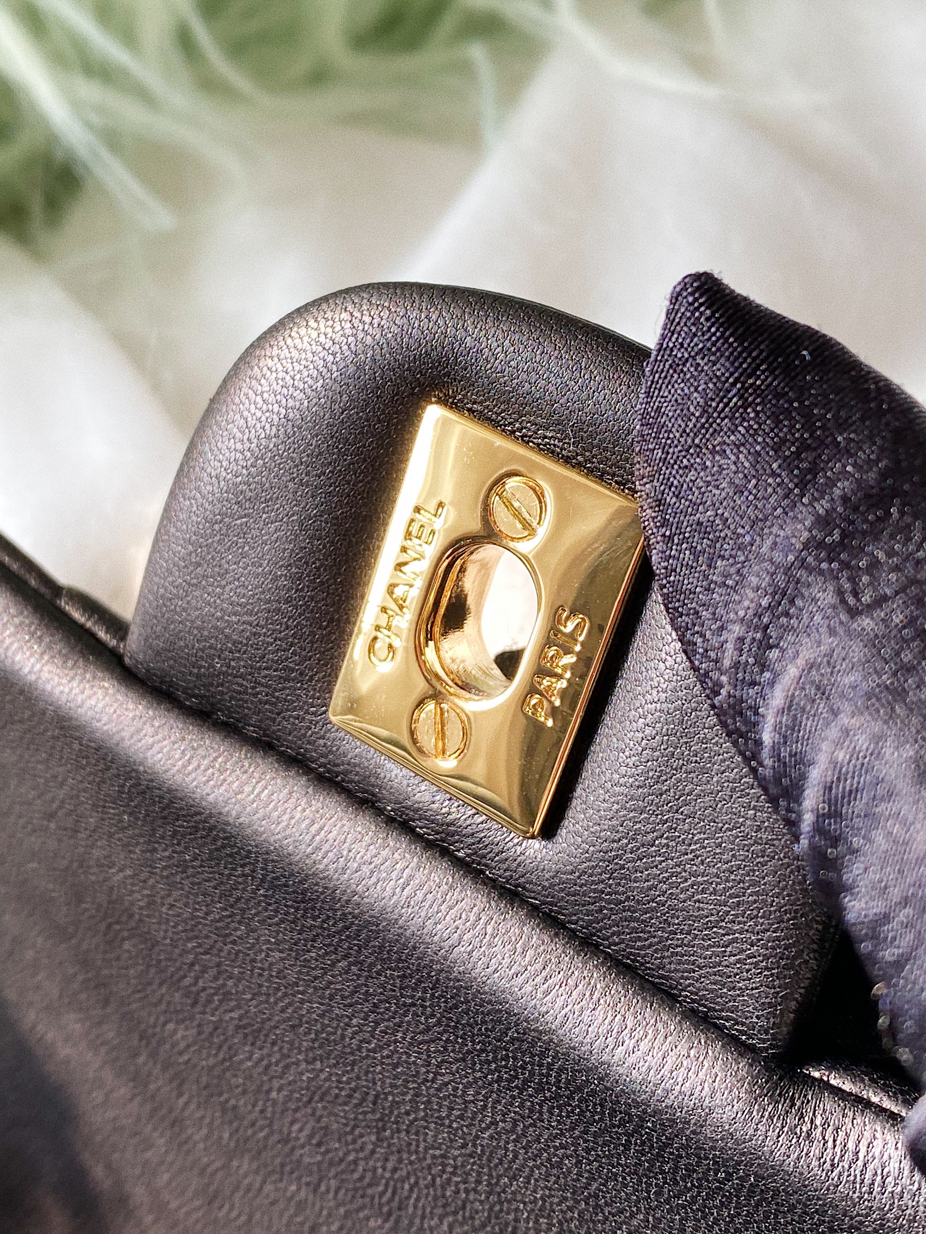 [TOP] CHANEL Classic Flap Bag Chevron Mini 20cm - Black