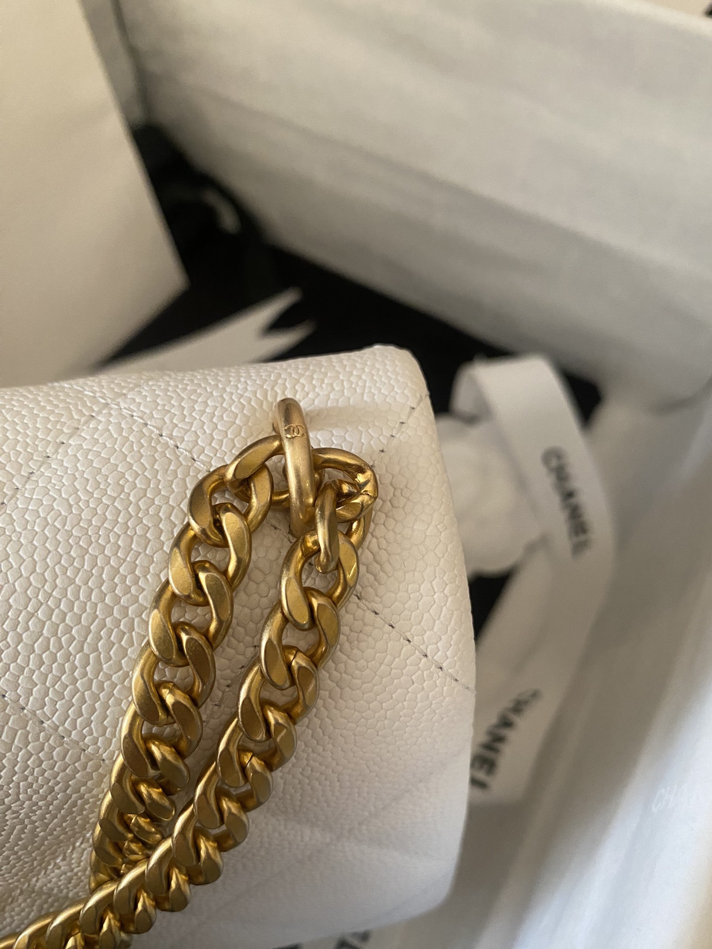 [TOP] CHANEL Classic Flap Bag 12X19x8cm/14X20x8cm/19X24x9cm - GHW - White