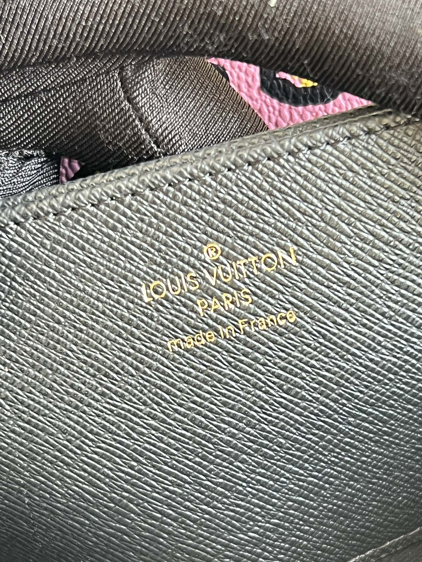 [TOP] Louis Vuitton LV L*V Wild At Heart Zippy Wallet