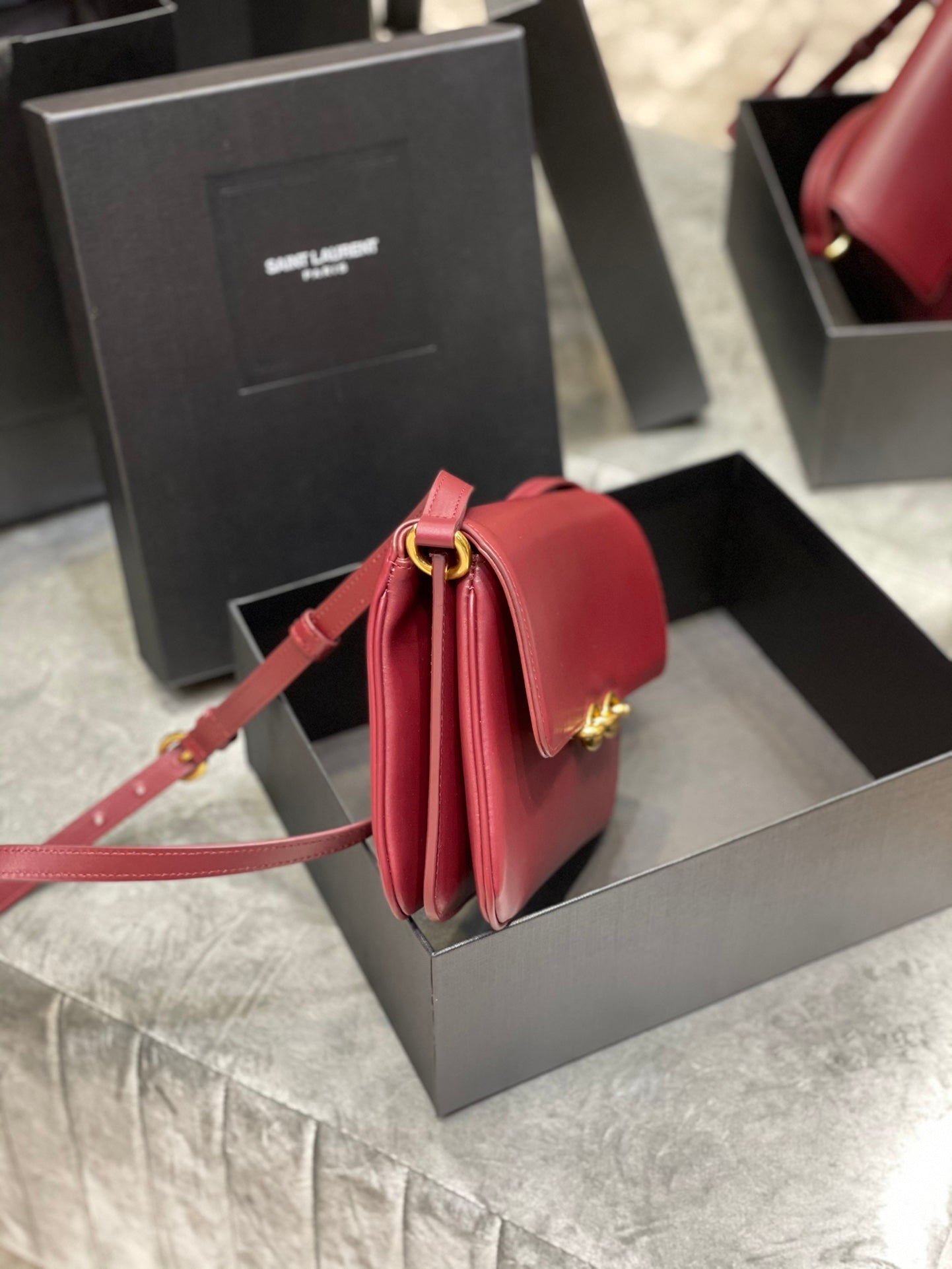 [TOP] Yves Saint Laurent YSL Maillon Satchel Bag - Burgundy