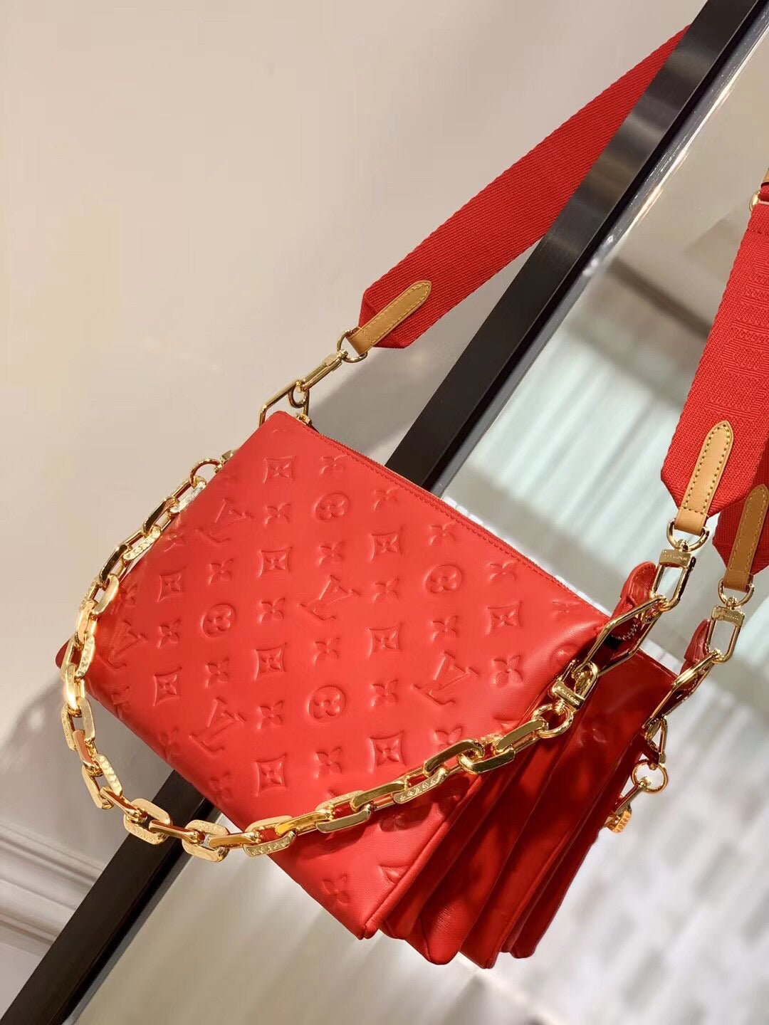 [TOP] Louis Vuitton LV Coussin PM Bag Lambskin - Red