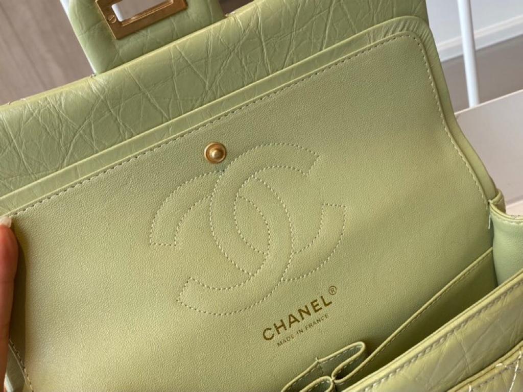 [TOP] CHANEL 2.55 Reissue Flap Bag Medium 24cm - Green & GHW