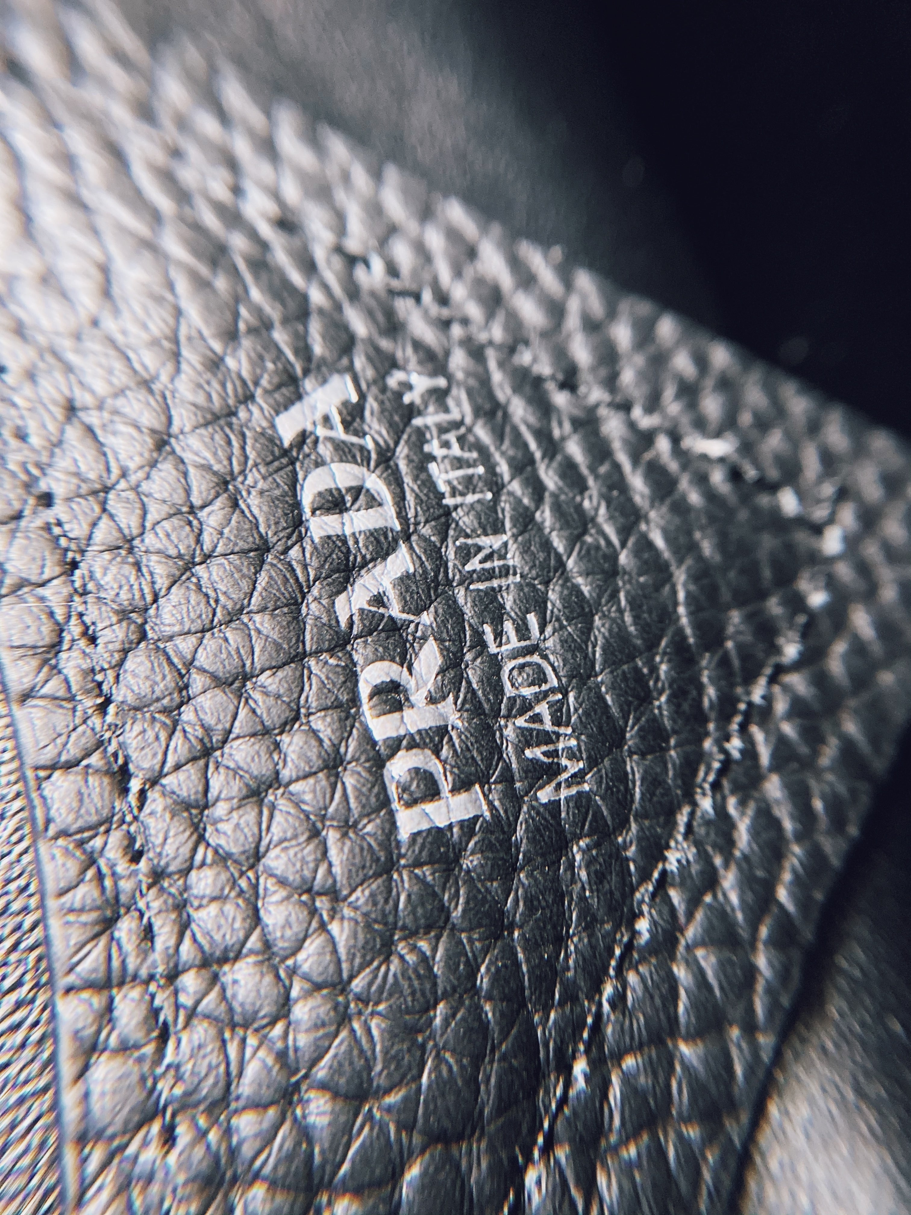 [TOP] PRADA Leather Handbag - BLACK