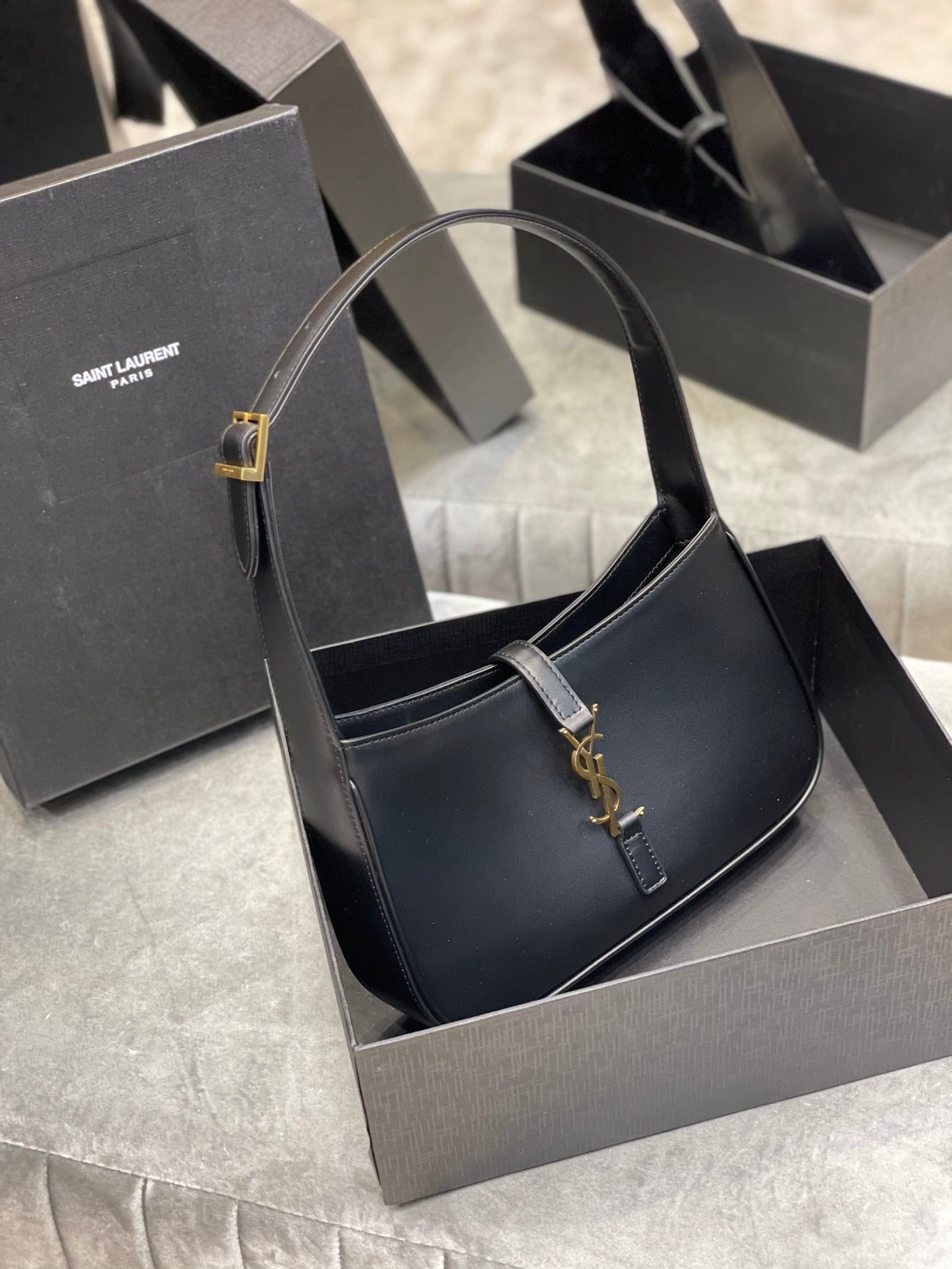 [TOP] Yves Saint Laurent YSL Le 5A7 Shoulder Bag - Black GHW