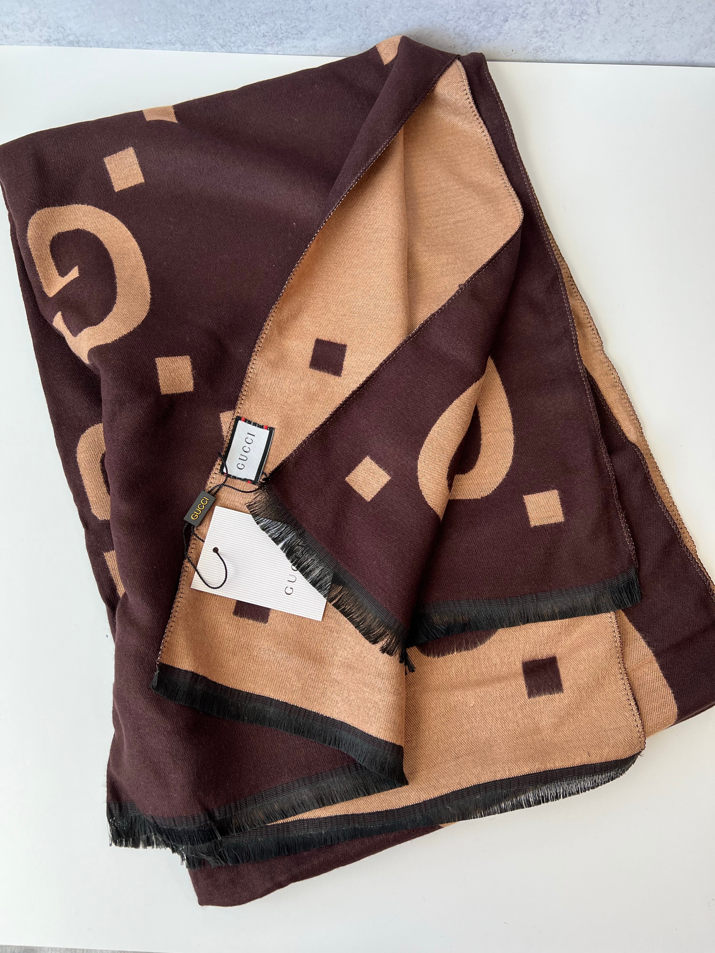 [TOP] GUCCI 2 tone Scarf - Brown + Beige