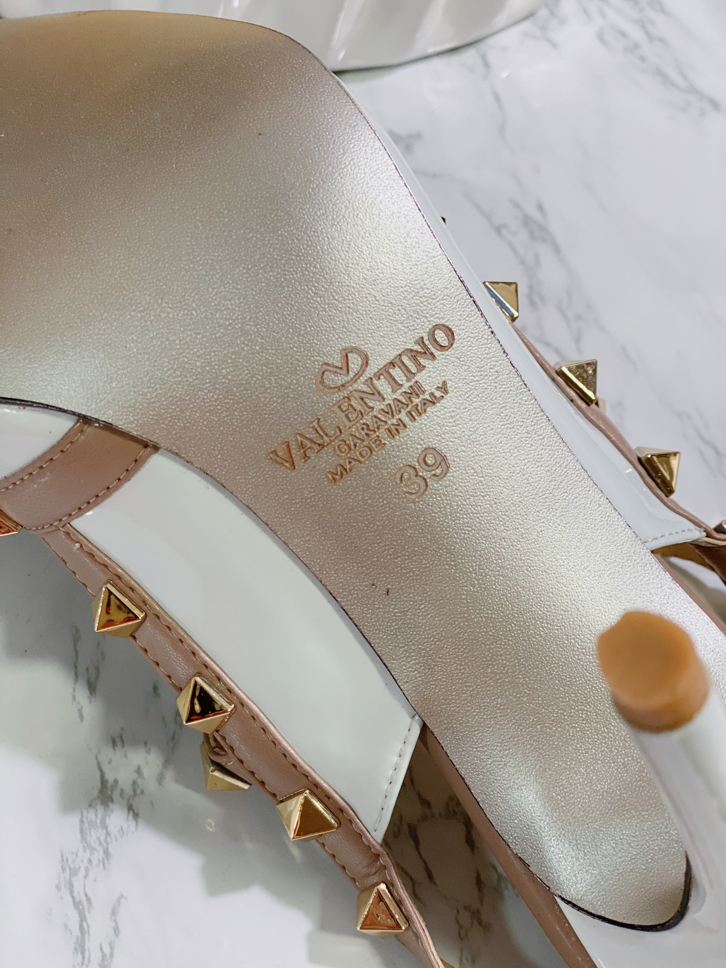 [TOP] VALENTINO R0ckstud Slingback High Heels - White