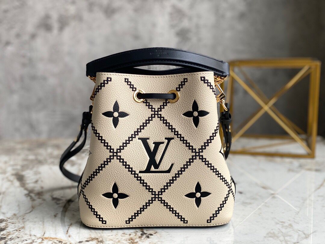 [TOP] Louis Vuitton LV  NoeBB Bucket Bag 24x22x15cm - Cream and Black