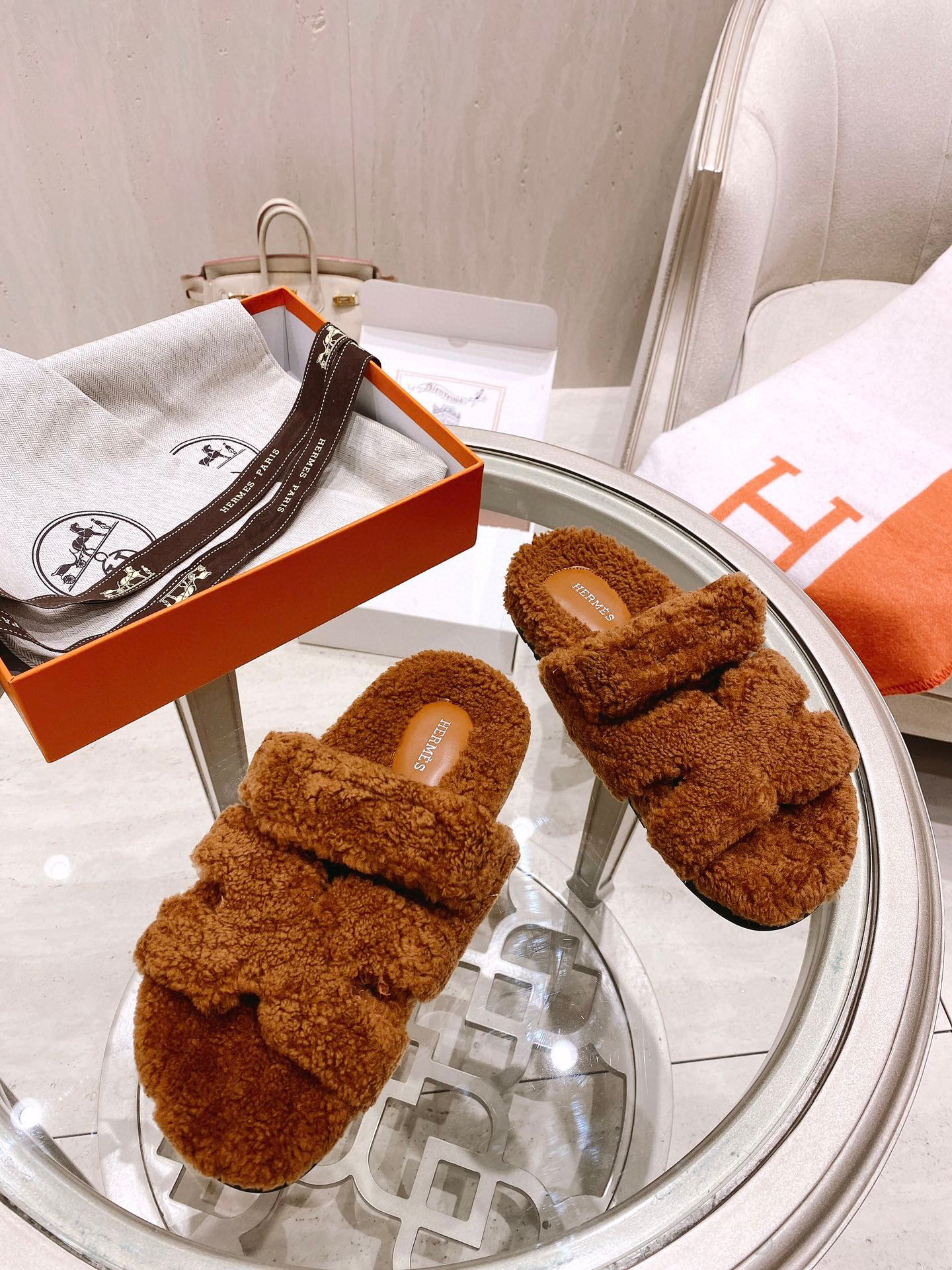 [TOP] HERMES Chypre Fur Sandal - 10 Colours