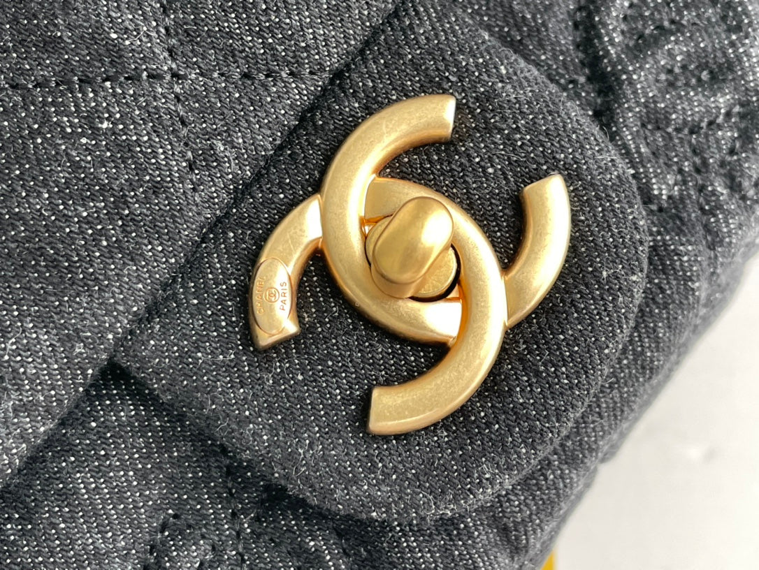 [TOP] CHANEL Classic Flap Bag 22S Denim FunkyTown Small 14.5*23*6CM - Black & GHW