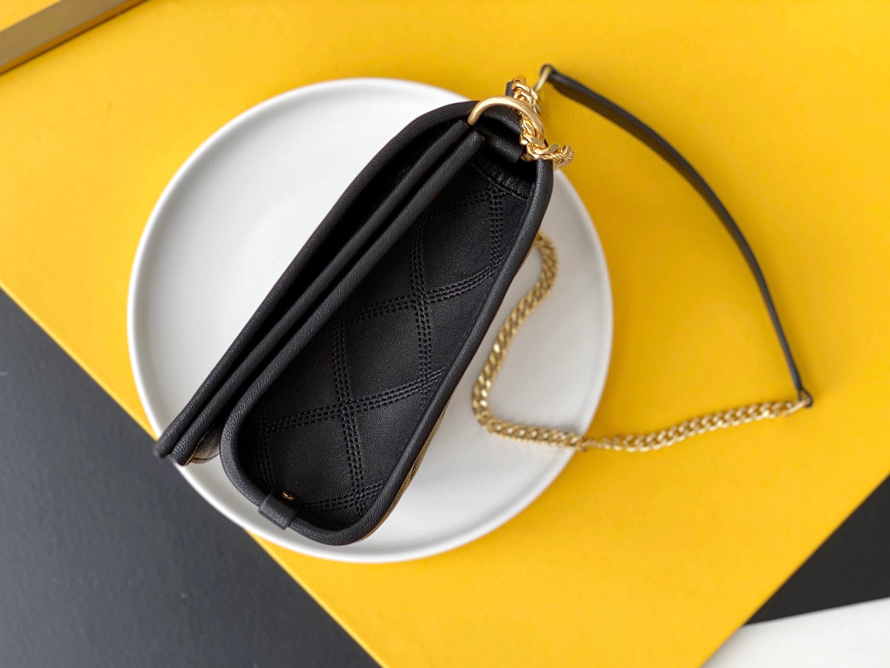 [TOP] Yves Saint Laurent YSL Becky Bag Lambskin 25CM - Black/White