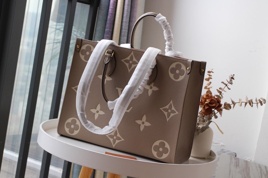 [TOP] Louis Vuitton LV On The Go Empreinte MM  35x27x14cm - Turtle Dove
