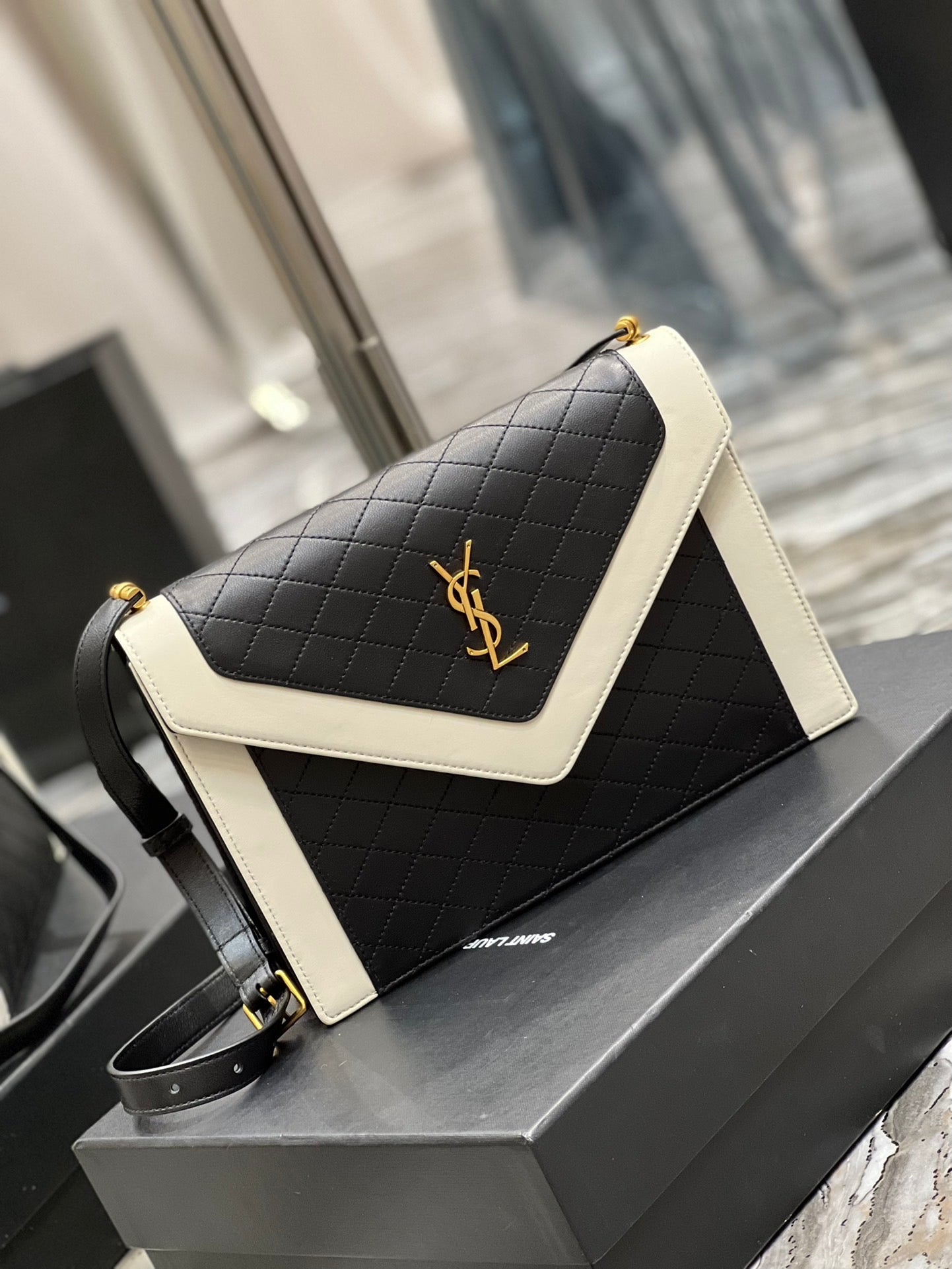 [TOP] Yves Saint Laurent YSL Mini Quilted Envelope Bags - 2 Sizes - 3 Colors