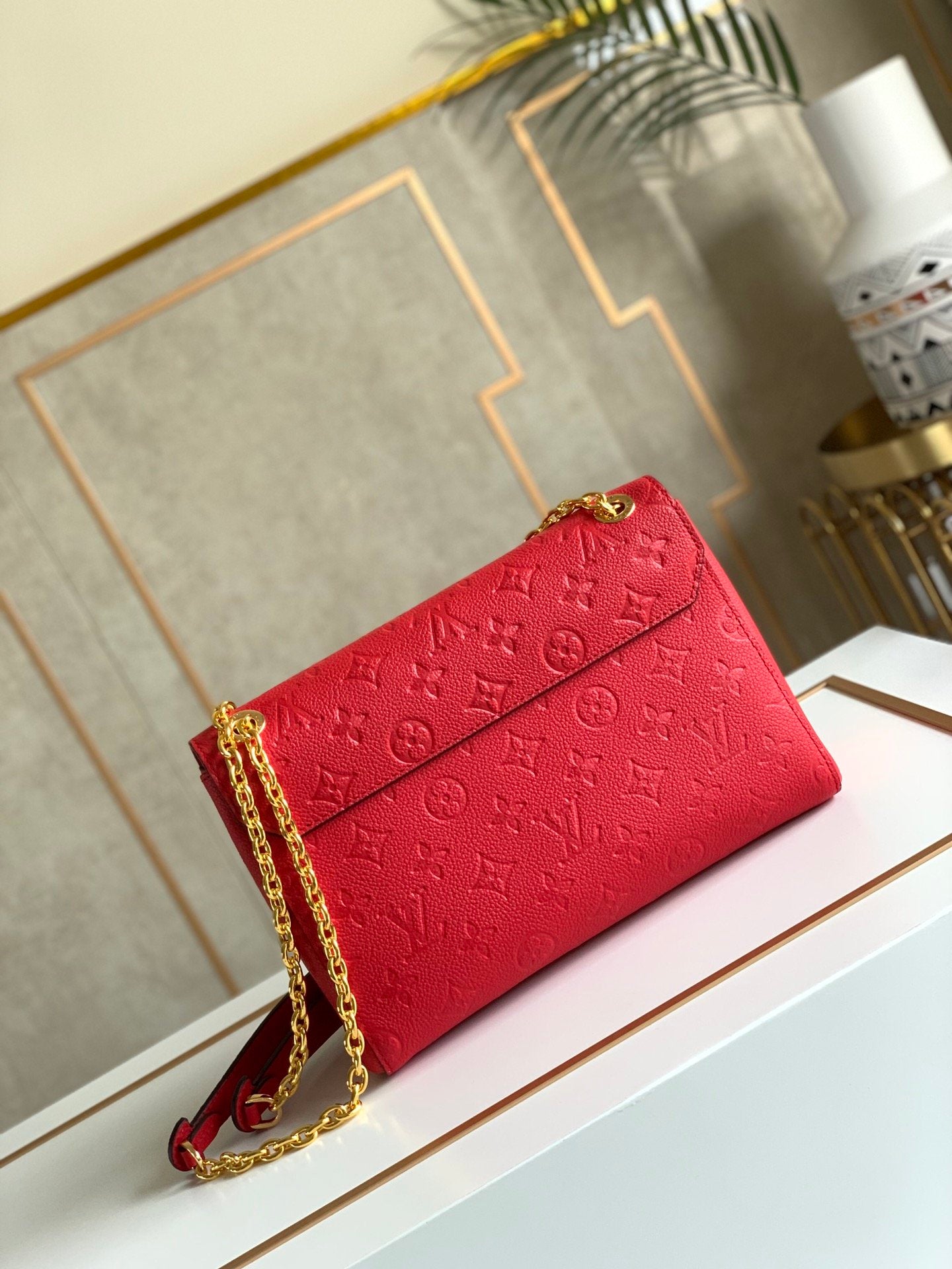 [TOP] Louis Vuitton LV  Vavin 20.5 x 15 x 8 cm- Red