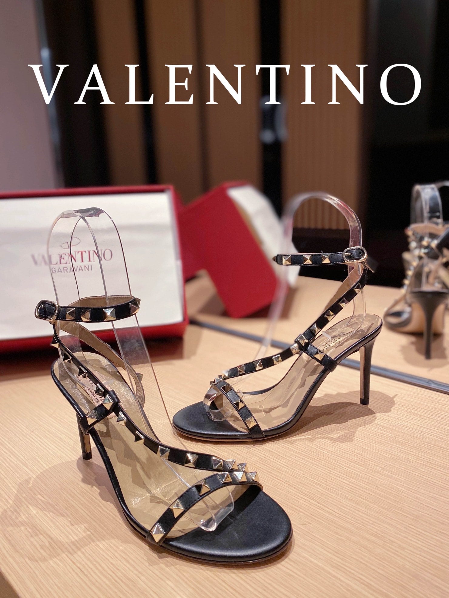 [TOP] VALENTINO  Rockstud Asymmetrical Slingback Sandals - Black