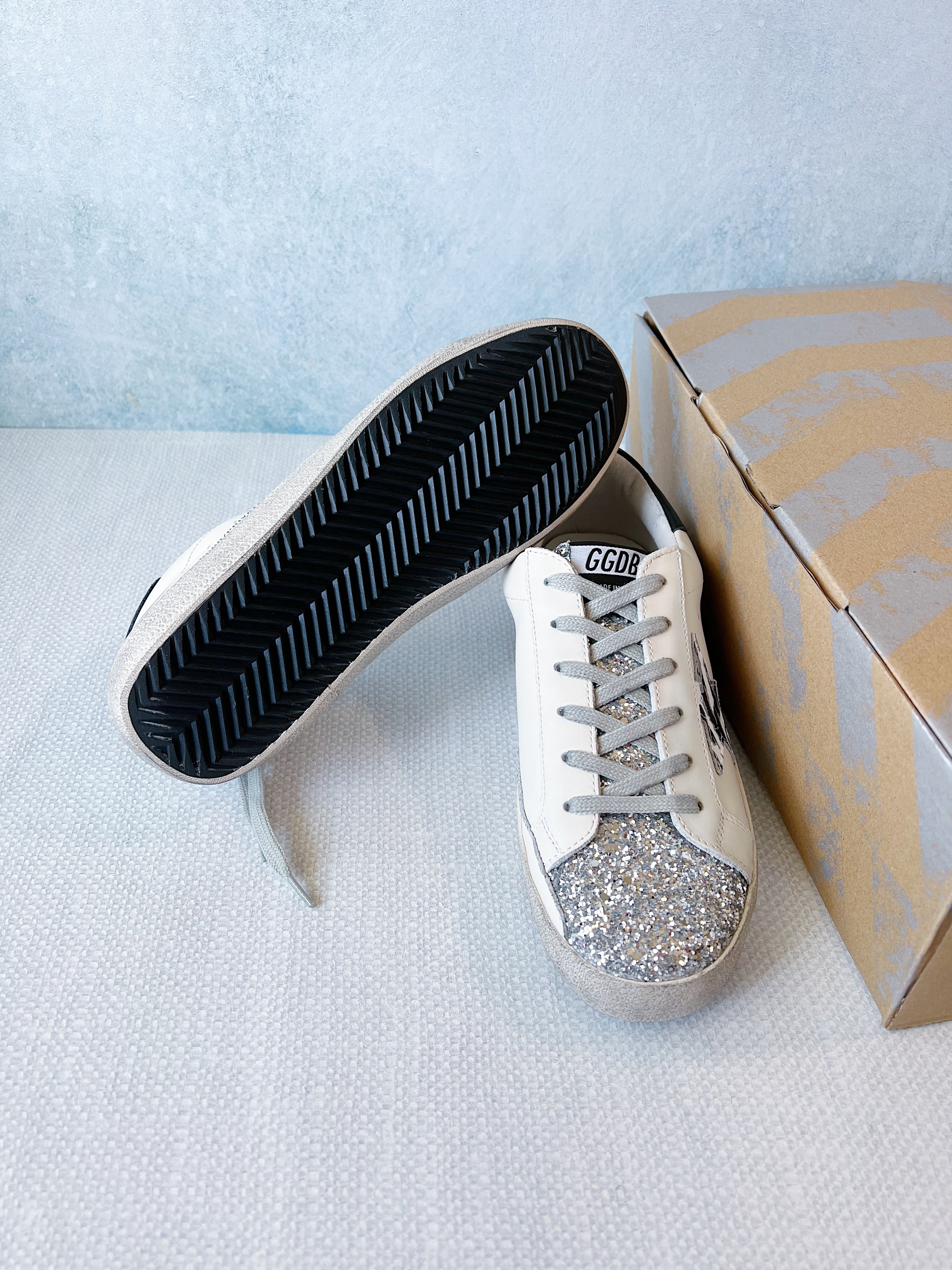 [TOP] GGDB Glittery Sneakers w Stripes Star - White