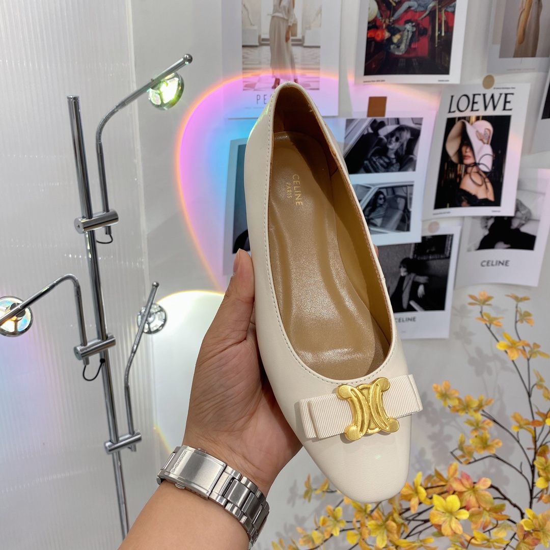 [TOP] CELINE Cowhide Flat - White - Cline