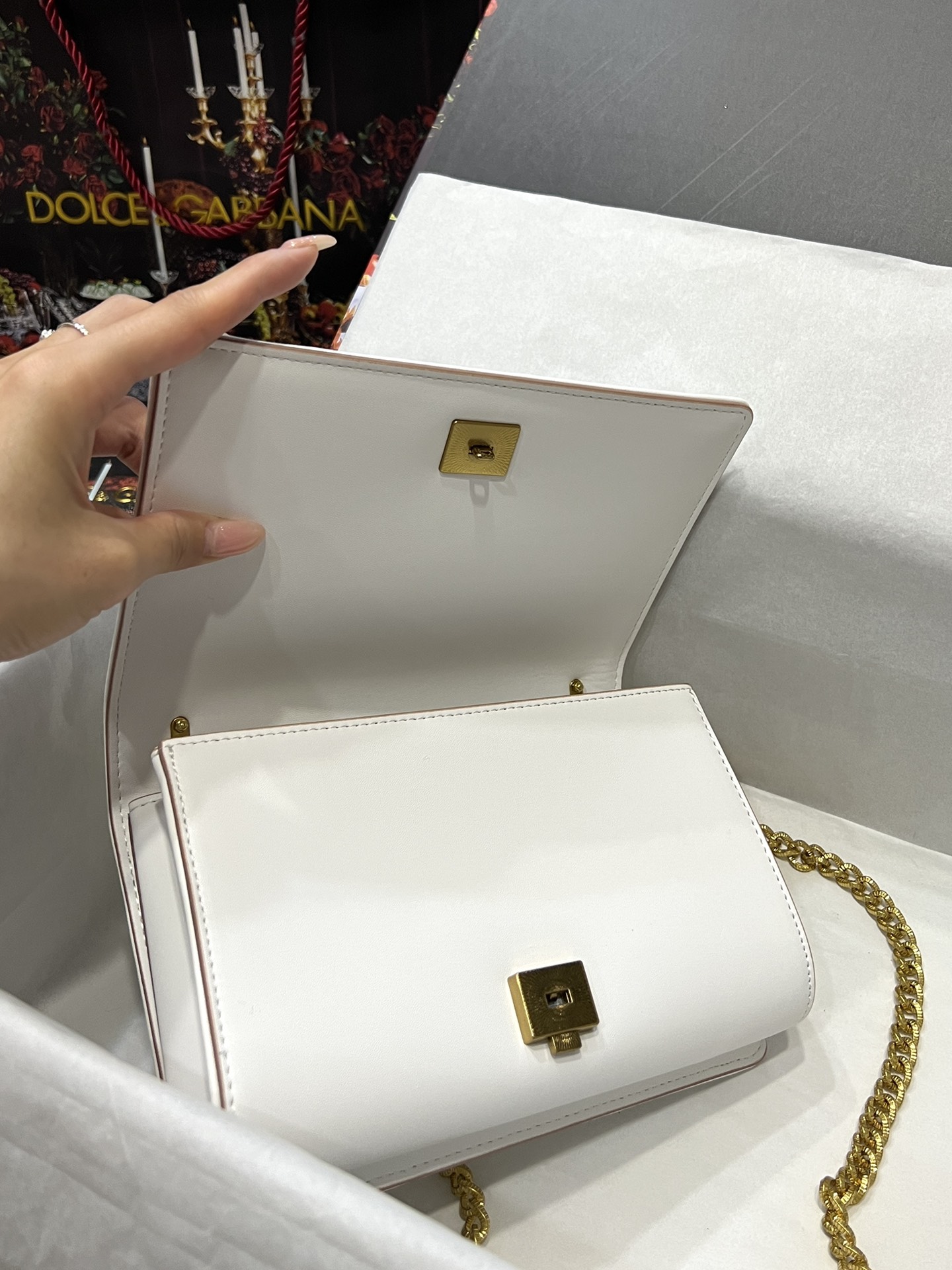[TOP] Dolce & Gabbana D&G  Nappa Leather Devotion Bag 21cm/26cm - White
