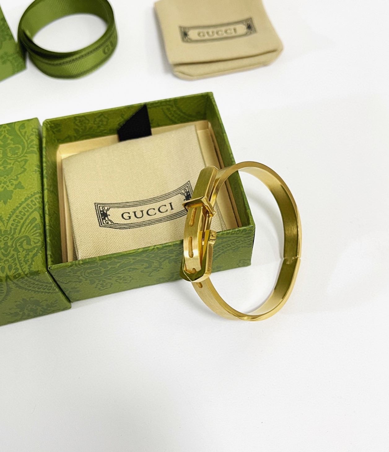 [TOP] GUCCI Buckle Bracelet - Gold