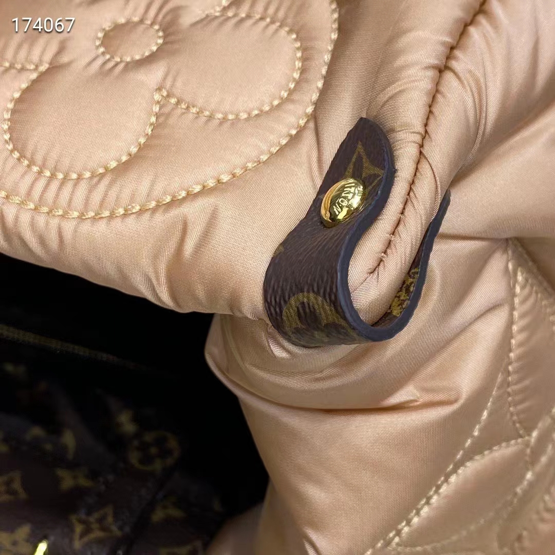 [TOP] Louis Vuitton LV ON THE GO Puffer Bag GM  41x34x19cm- Black/Beige