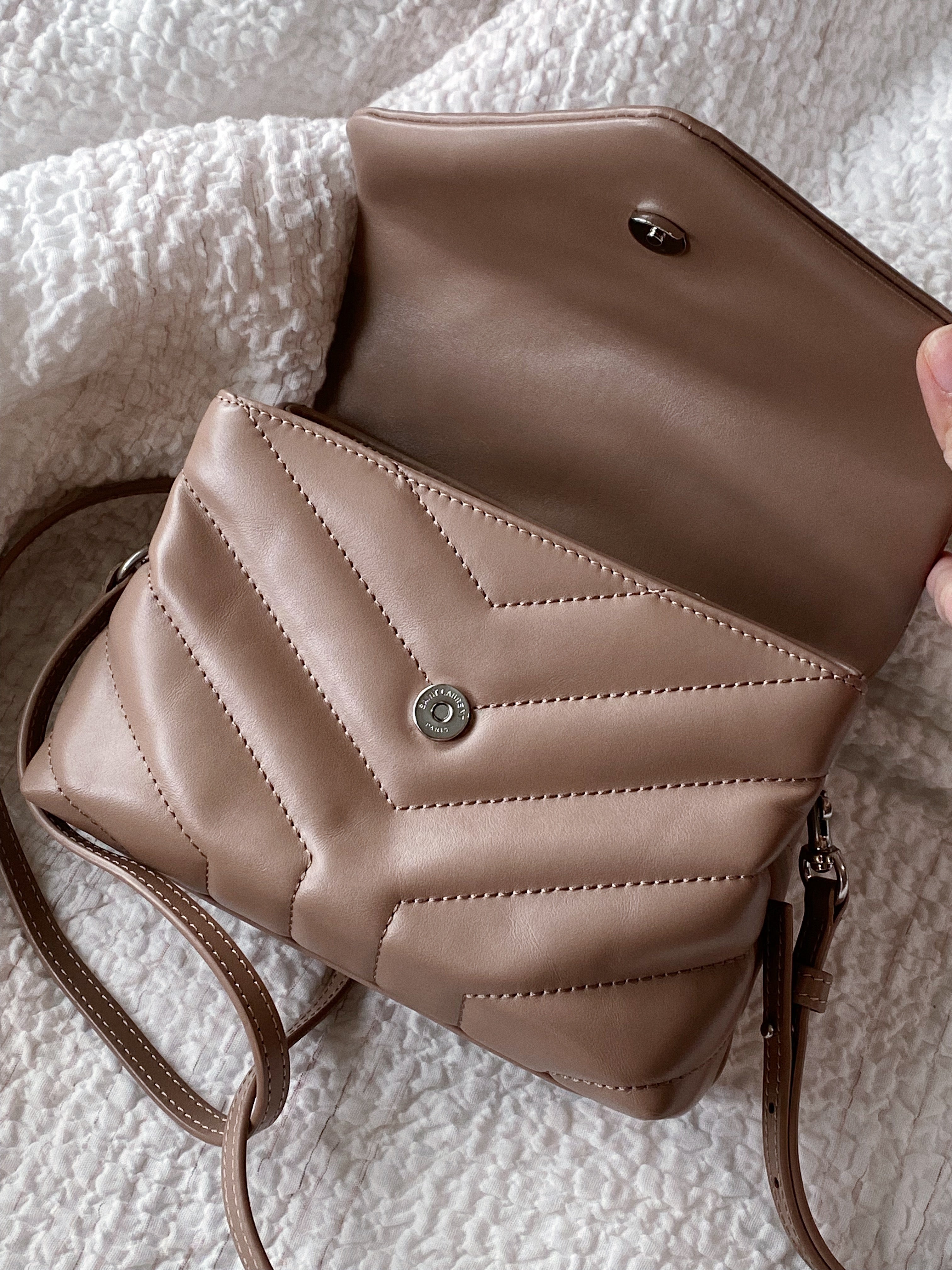 [TOP] Yves Saint Laurent YSL Loulou Toy Bag - Taupe