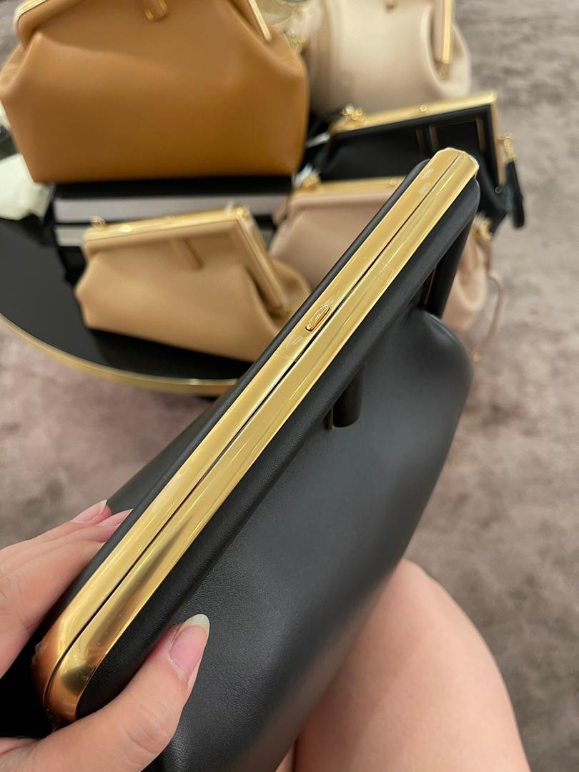 [TOP] FENDI FENDI First Medium Bag - Black