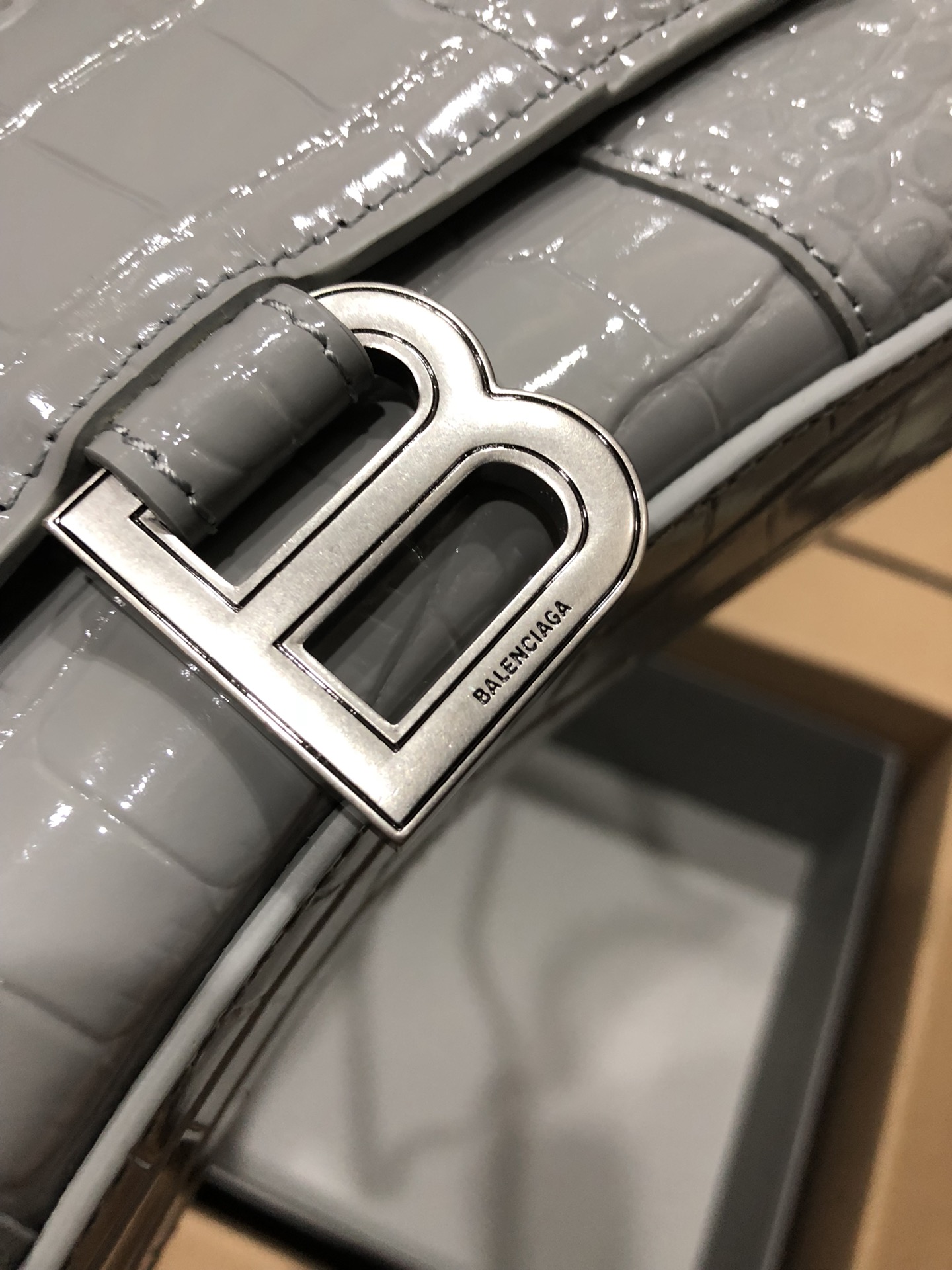[TOP] BALENCIAGA Crocodile-Print Hourglass Bag 19/23cm - Gray