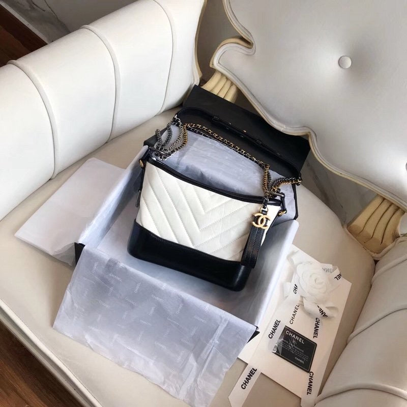 [TOP] CHANEL Gabrielle Bag Chevron Small 20cm  - Black & White