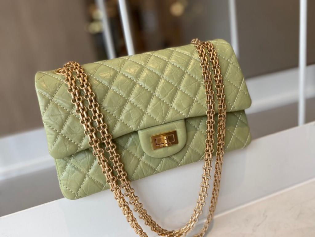 [TOP] CHANEL 2.55 Reissue Flap Bag Medium 24cm - Green & GHW