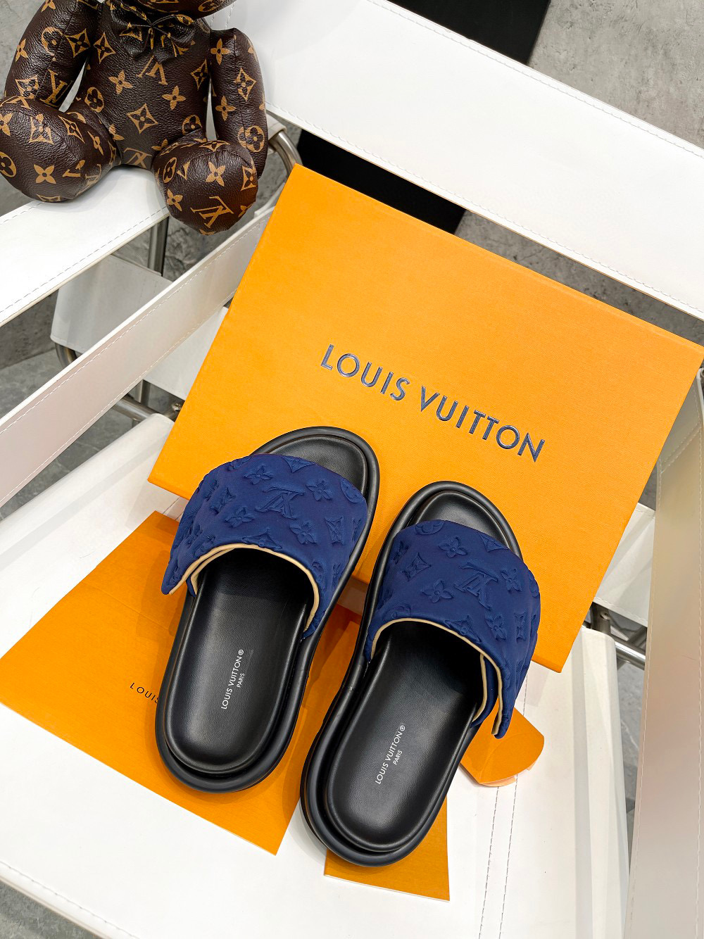 [TOP] Louis Vuitton LV Puffy Sandals Lambskin - 5 Colours