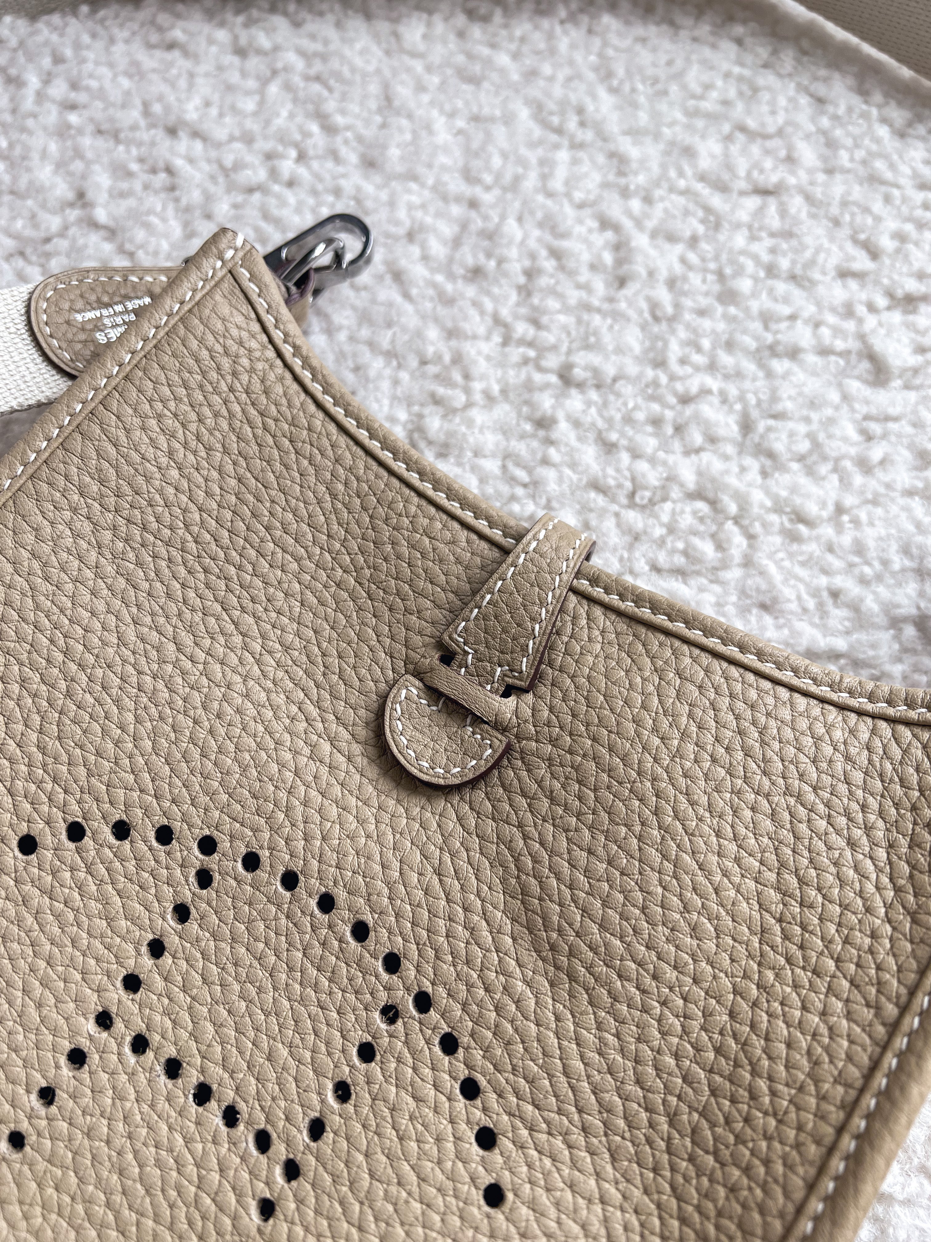 [TOP] HERMES Mini Evelyn Clemence Bag - Nata & PHW