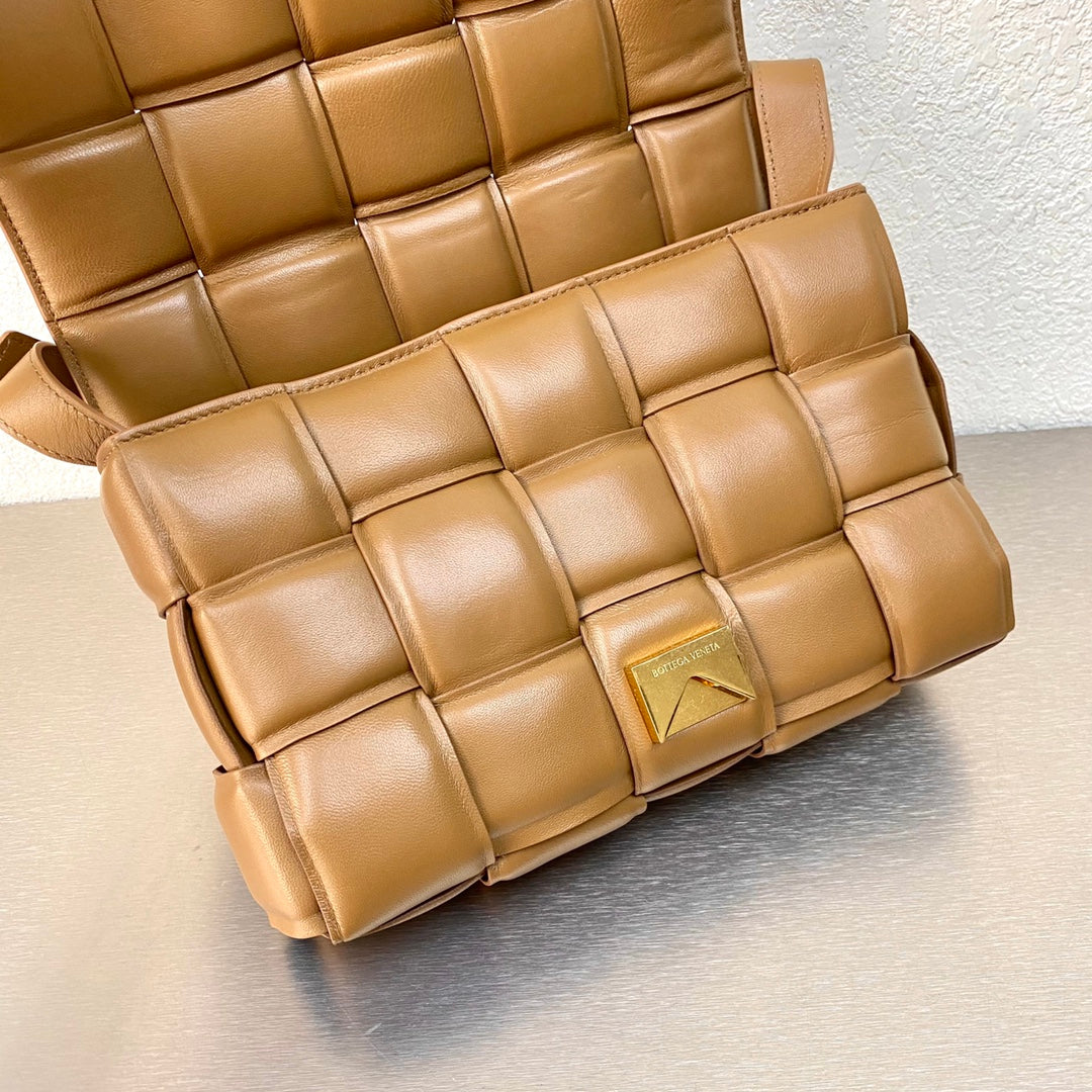 [TOP] Bottega Veneta BV  Paddle Cassette Bag - Caramel