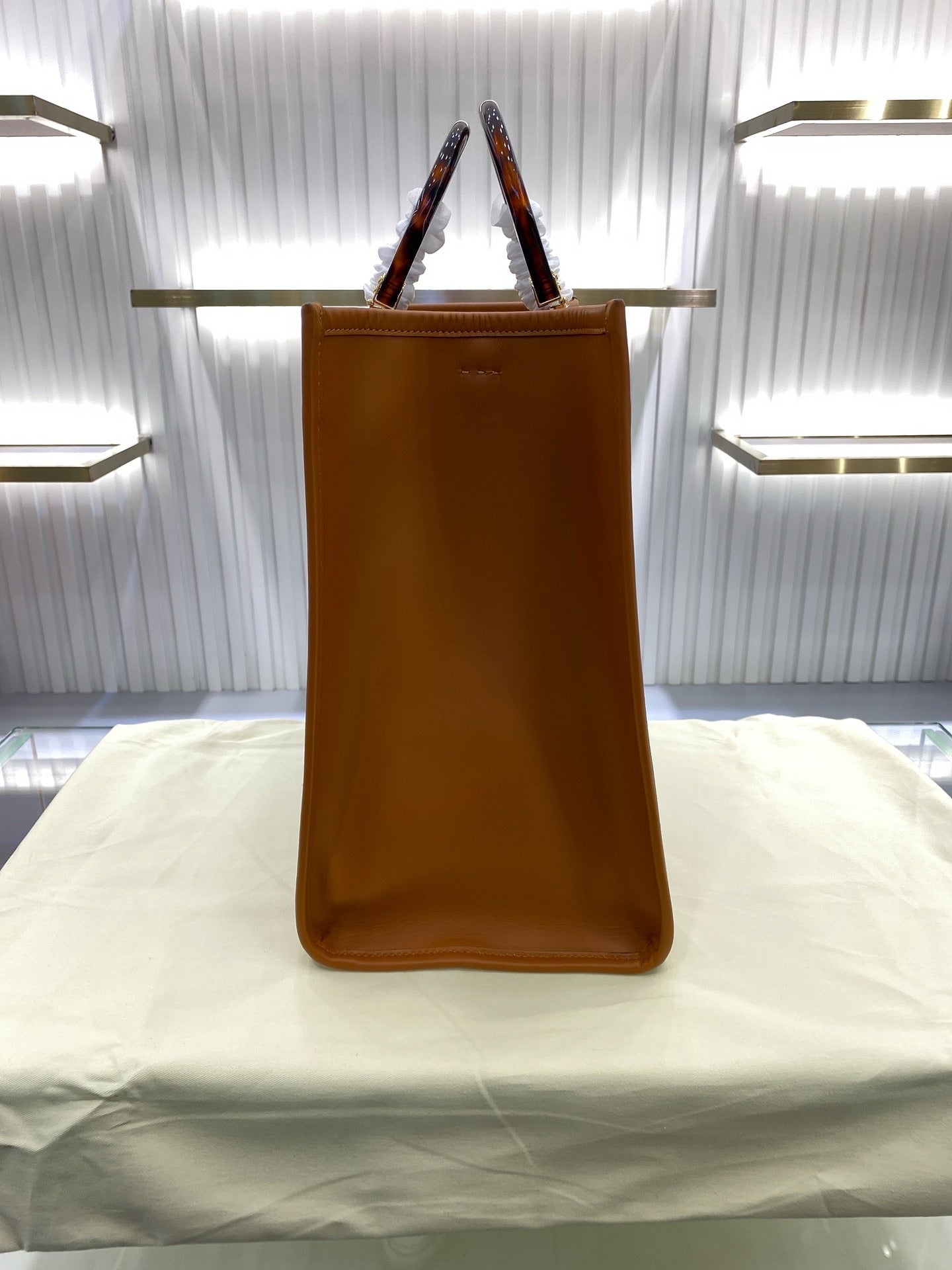 [TOP] FENDI LARGE WOMEN SUNSHINE TOTE LEATHER BAG