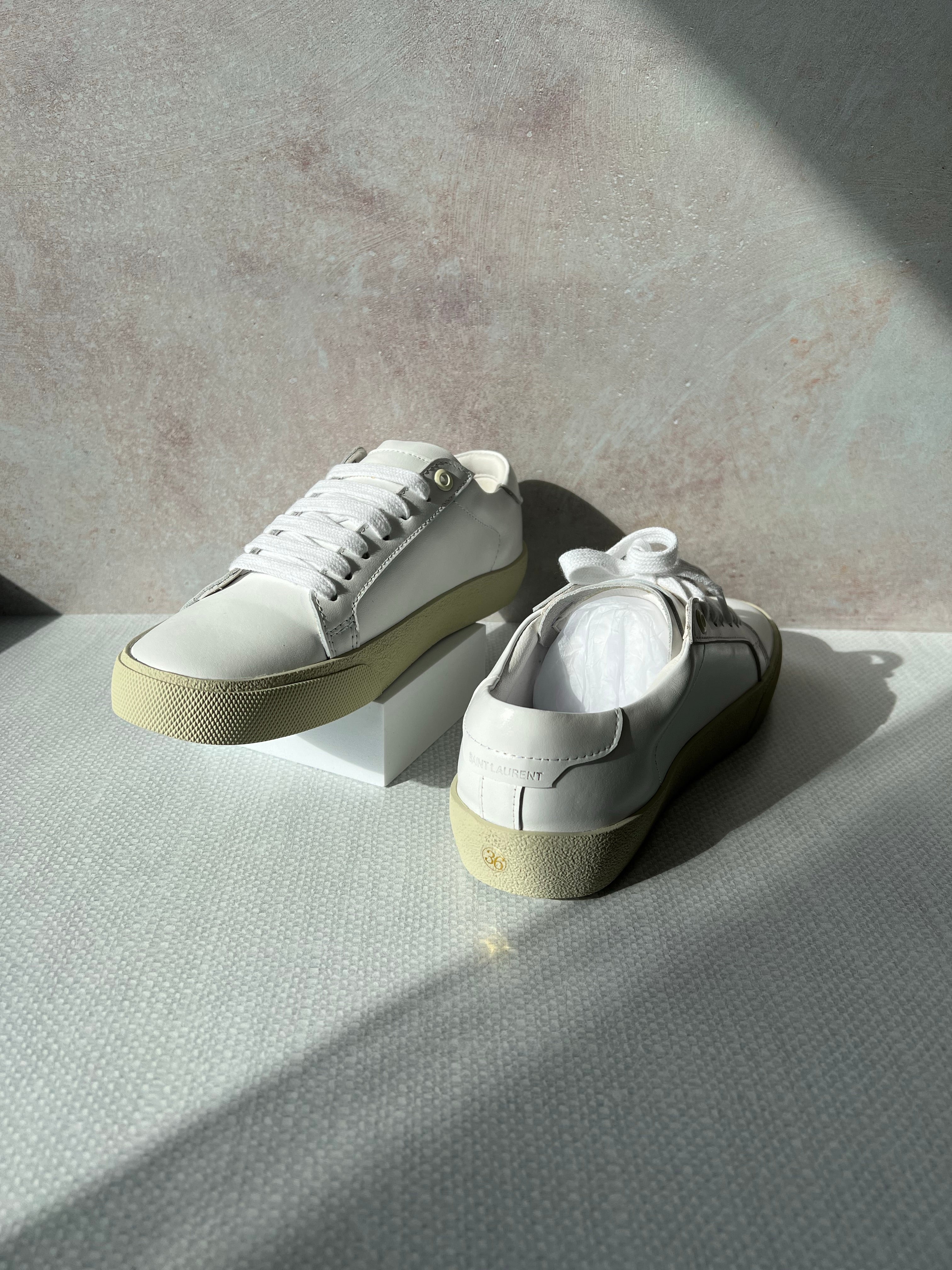 [TOP] Yves Saint Laurent YSL Leather Sneakers - White