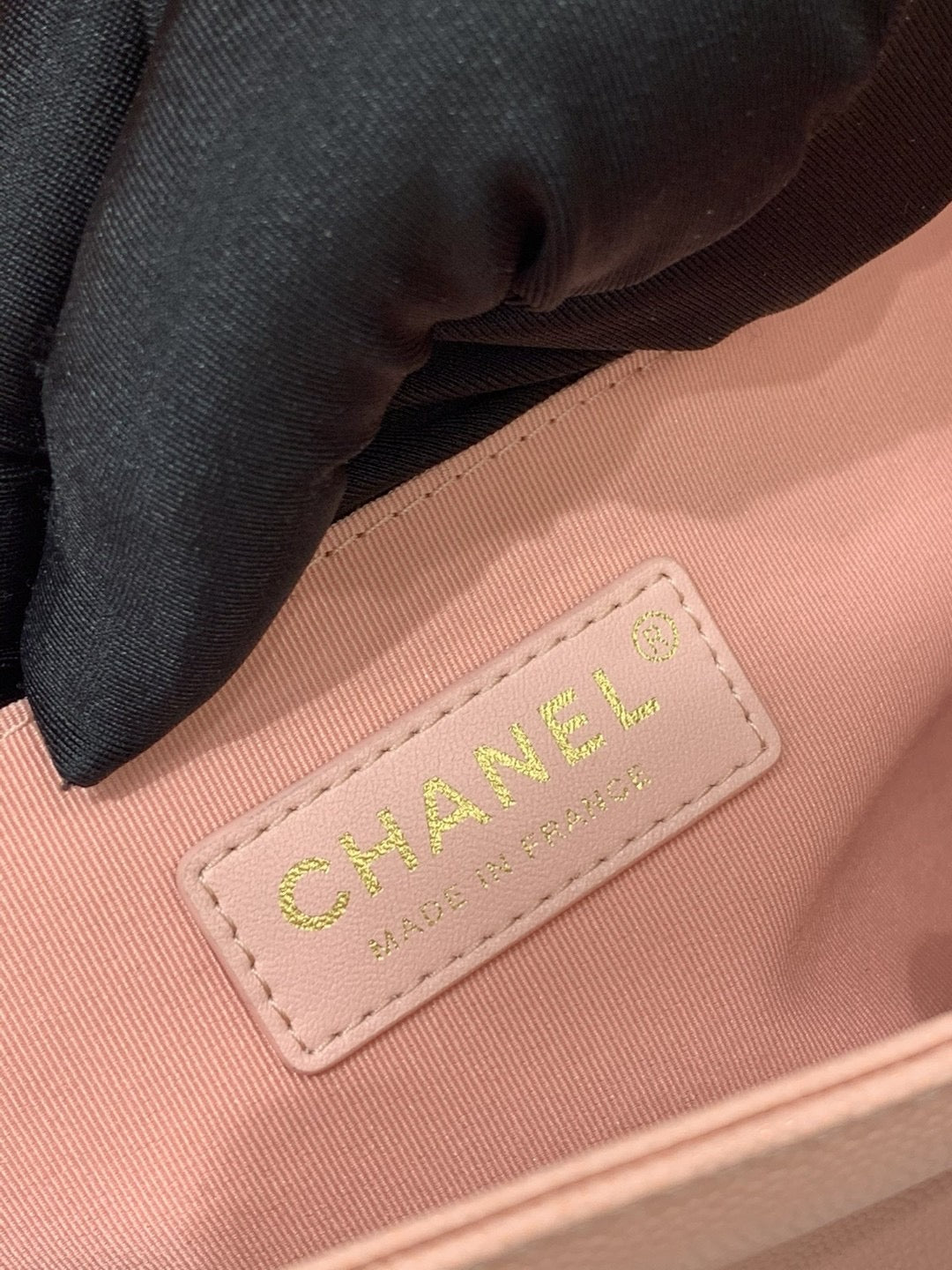 [TOP] CHANEL Le Boy Bag Caviar Medium 25CM - Light Apricot & GHW