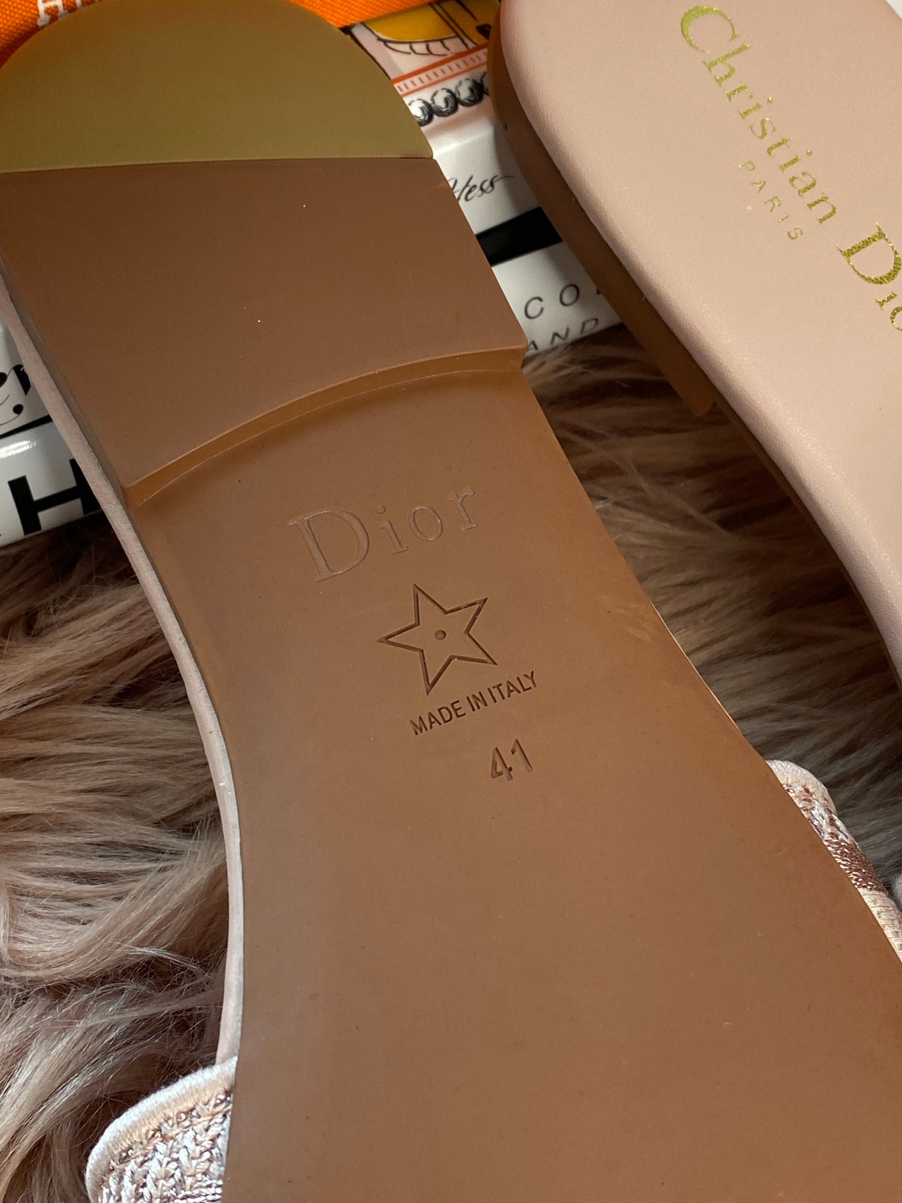 [TOP] Christian Dior Embroidered Dway Sandals - Light Pink