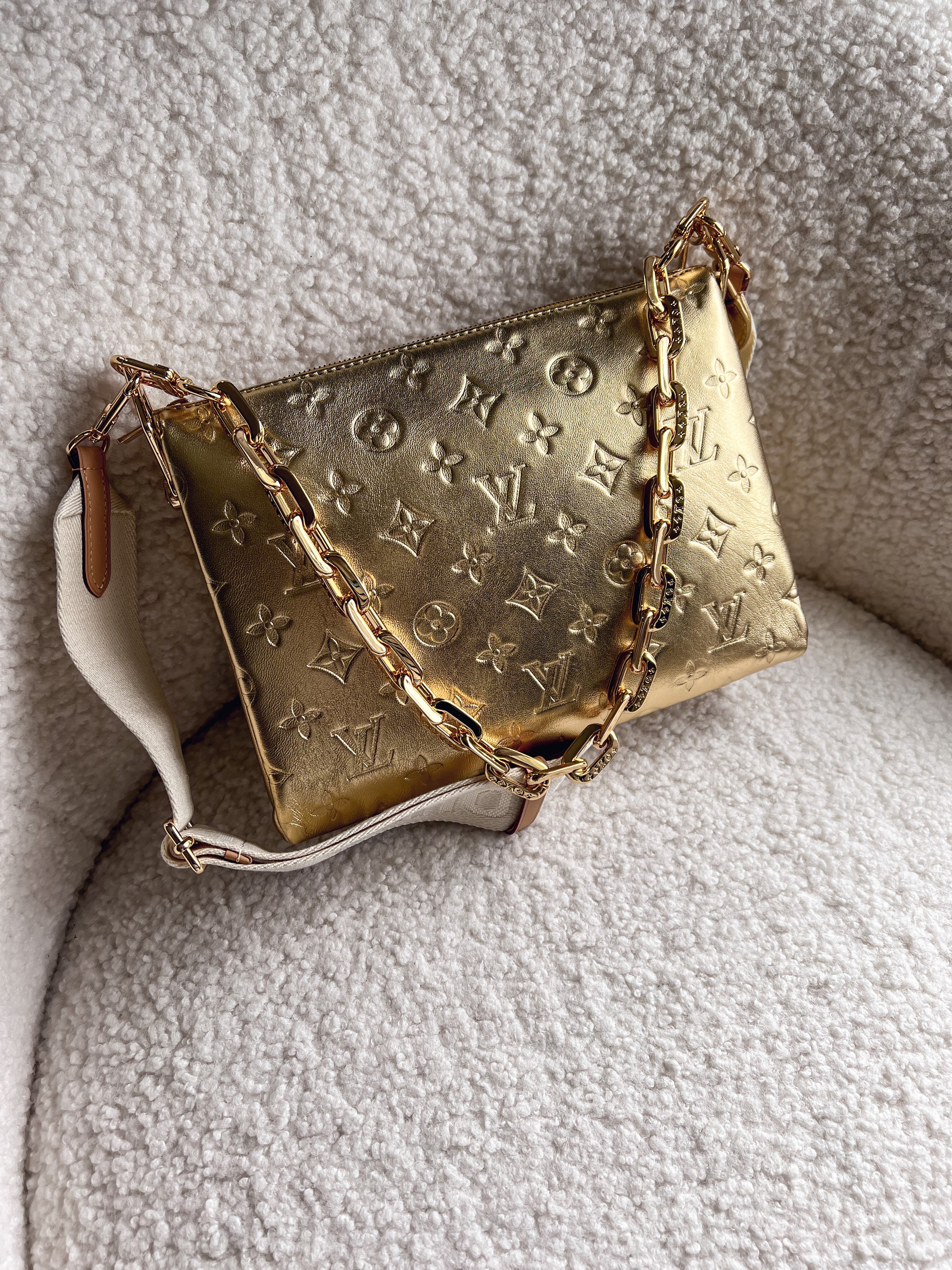 [TOP] Louis Vuitton LV  Coussin Bag 26x20x12cm- Metallic Gold