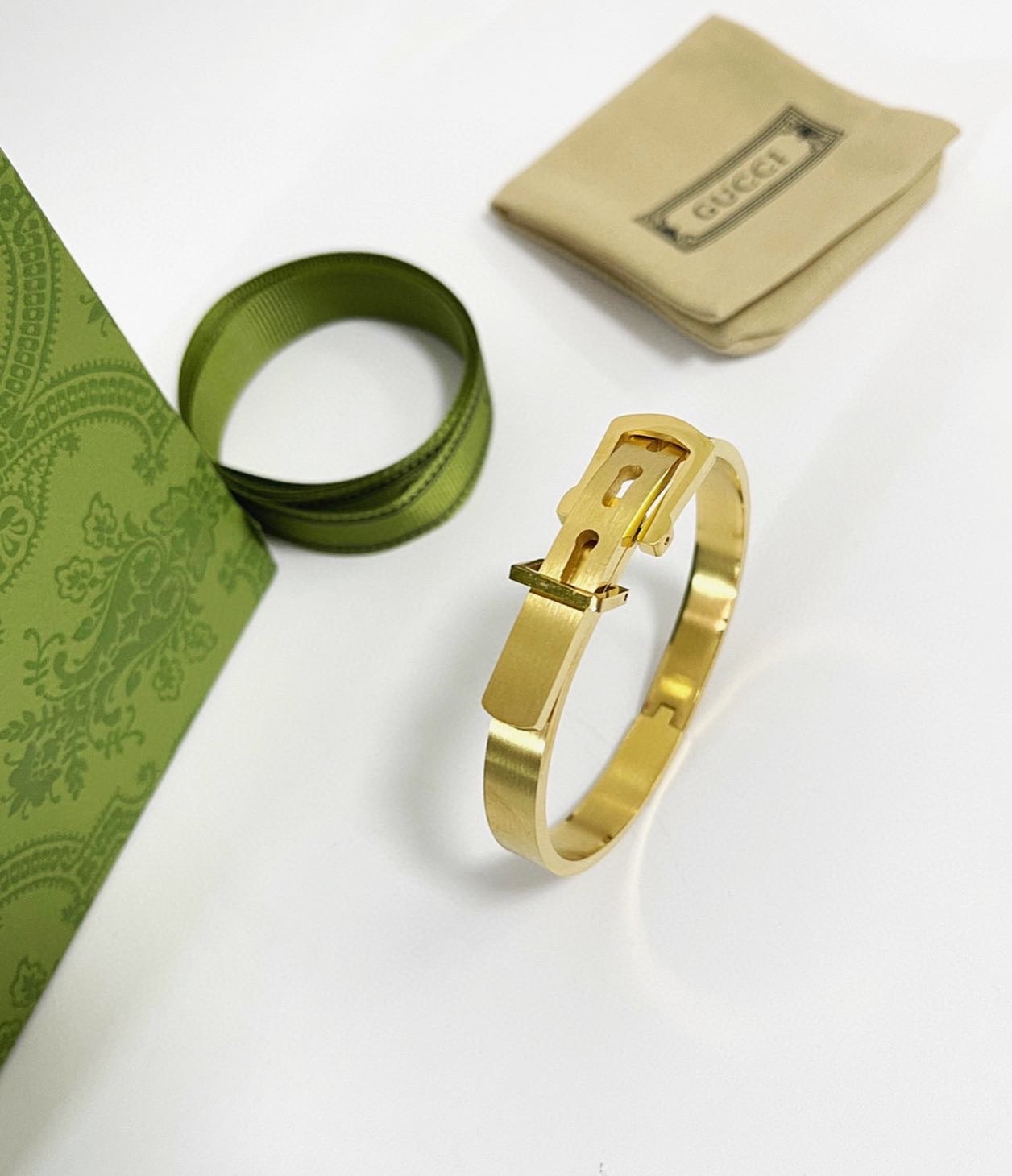 [TOP] GUCCI Buckle Bracelet - Gold