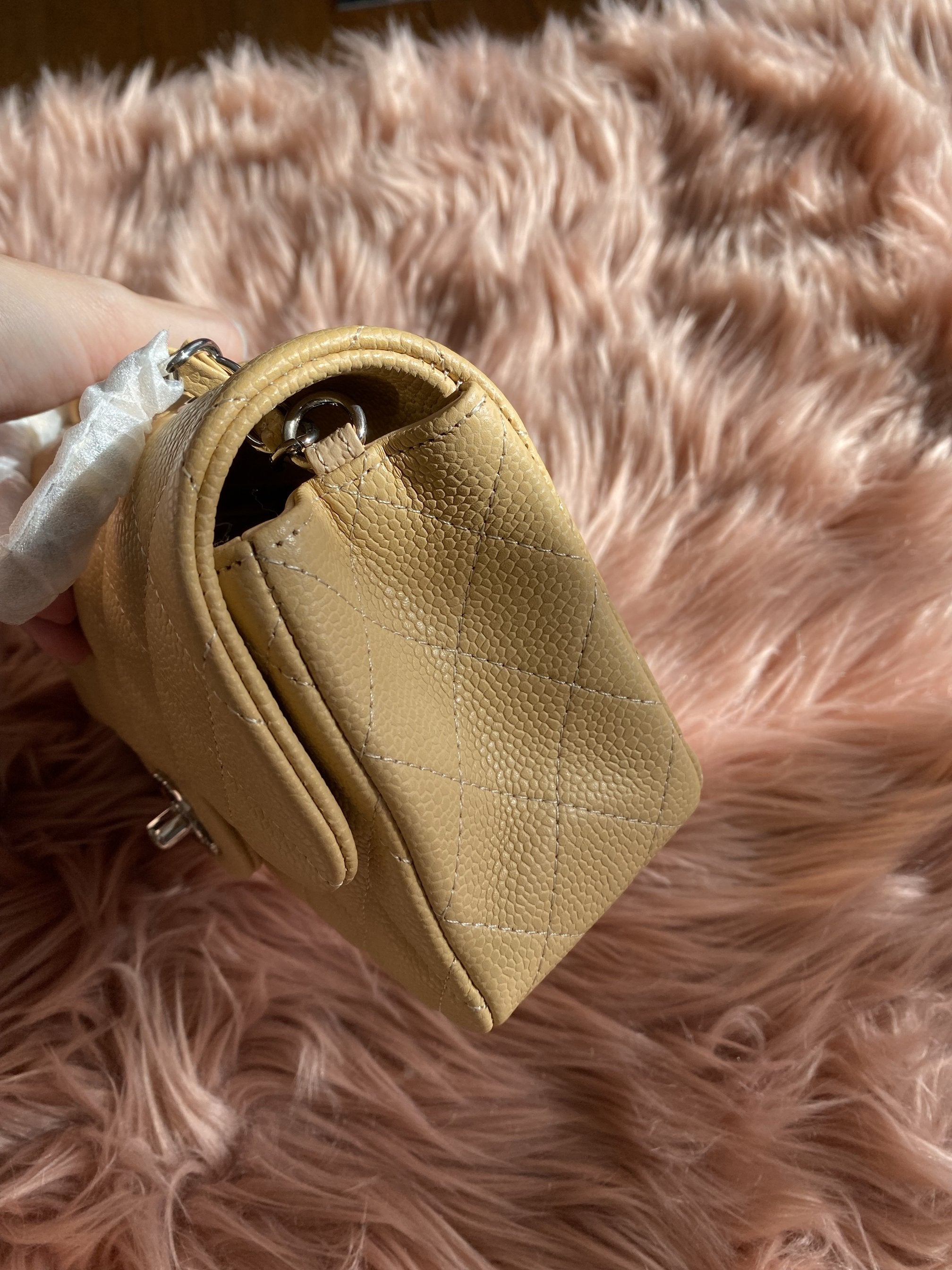 [TOP] CHANEL Classic Flap Bag Caviar New Mini 20cm - Beige