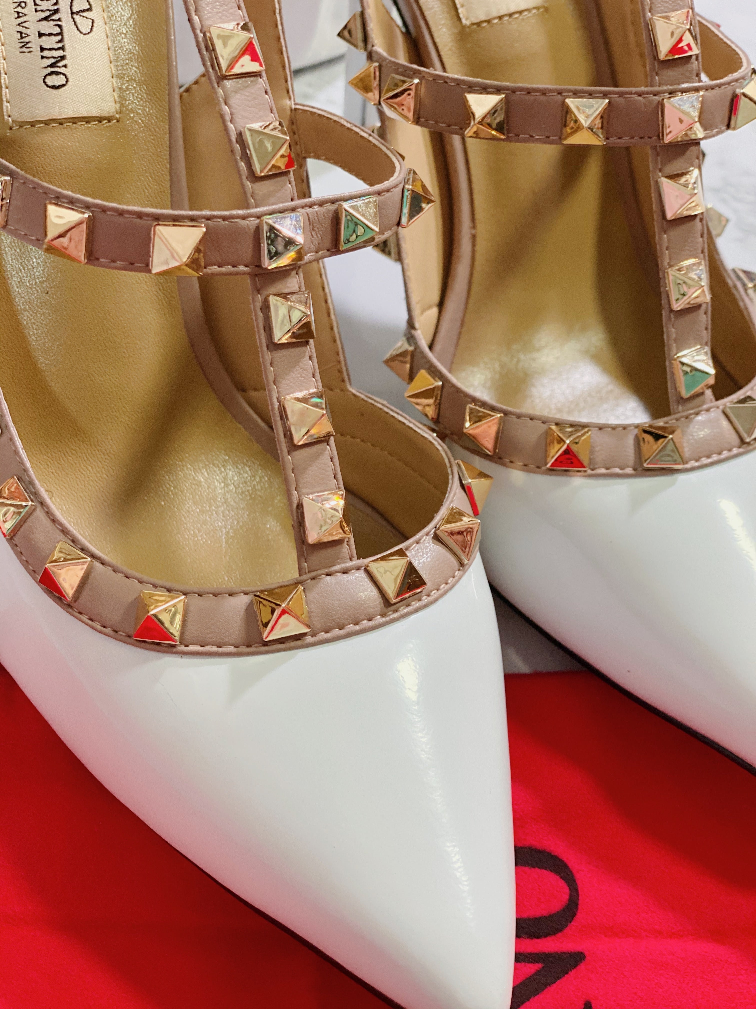 [TOP] VALENTINO R0ckstud Slingback High Heels - White