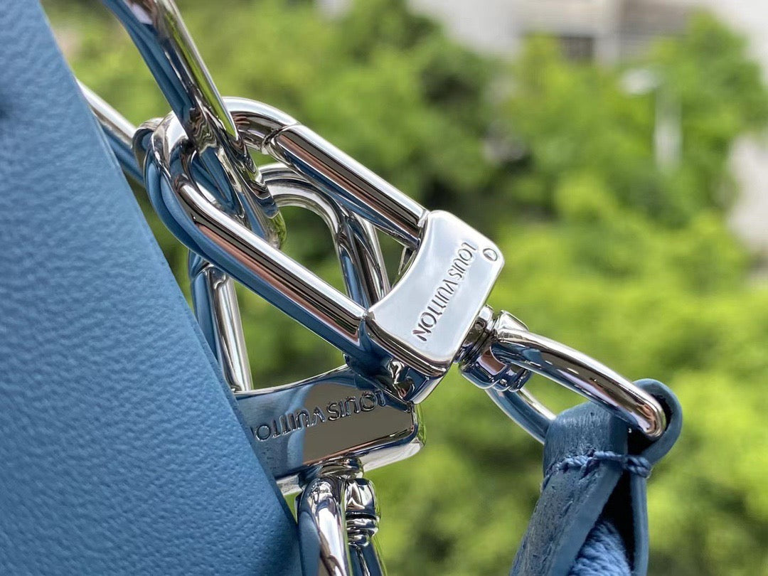 [TOP] Louis Vuitton LV £V Coussin 26x20x12cm - Blue