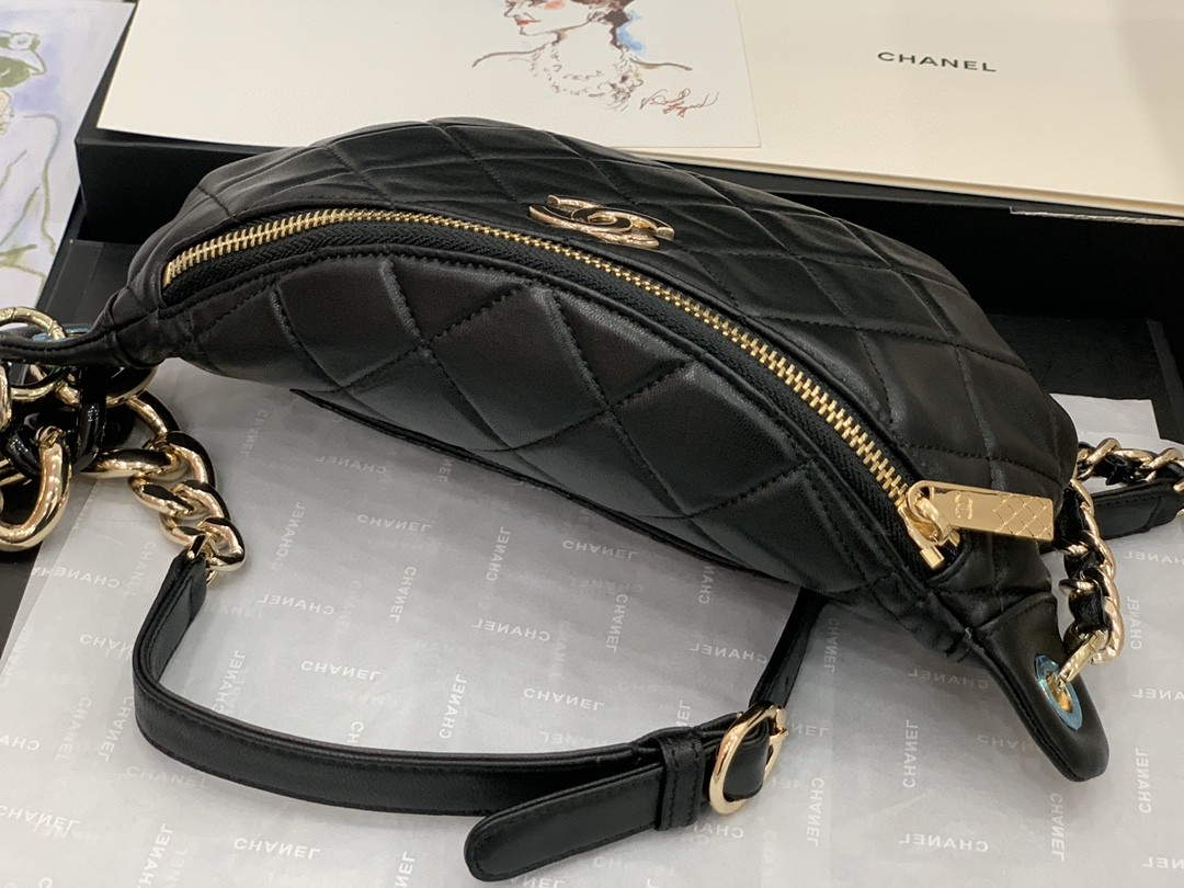 [TOP] CHANEL Belt Bag Big Chain- Black & GHW