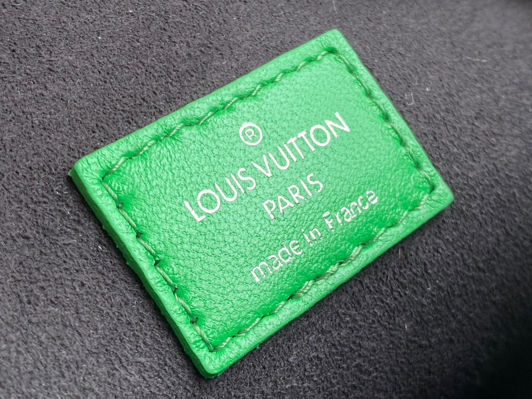 [TOP] Louis Vuitton LV £V Coussin PM Bag 26x20x12cm- Green