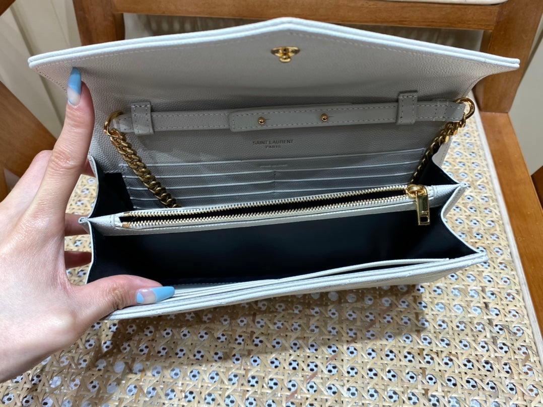 [TOP] Yves Saint Laurent YSL Woc Matelasse Medium Bag - White GHW